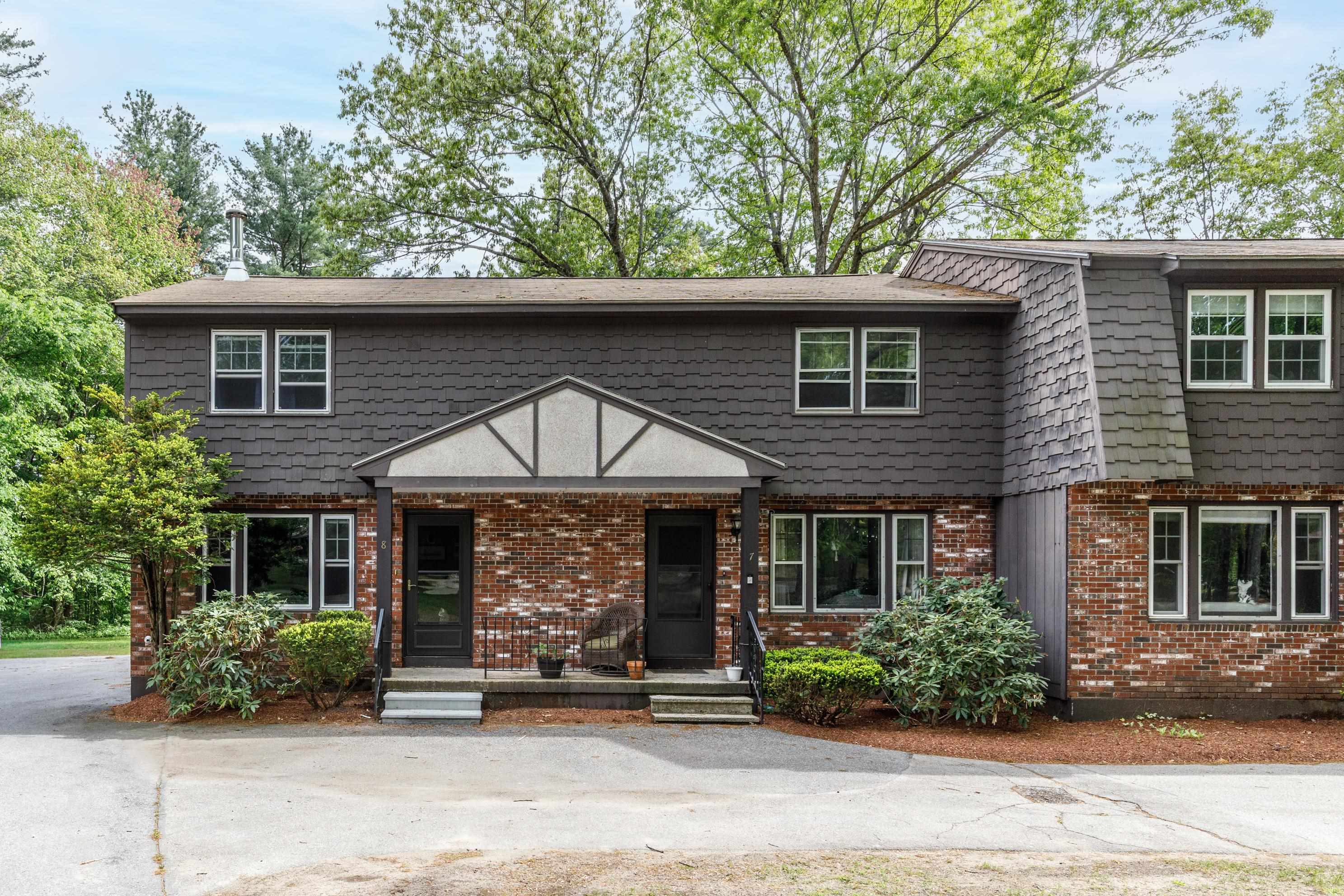 8 Midridge Cir, Londonderry, NH 03053