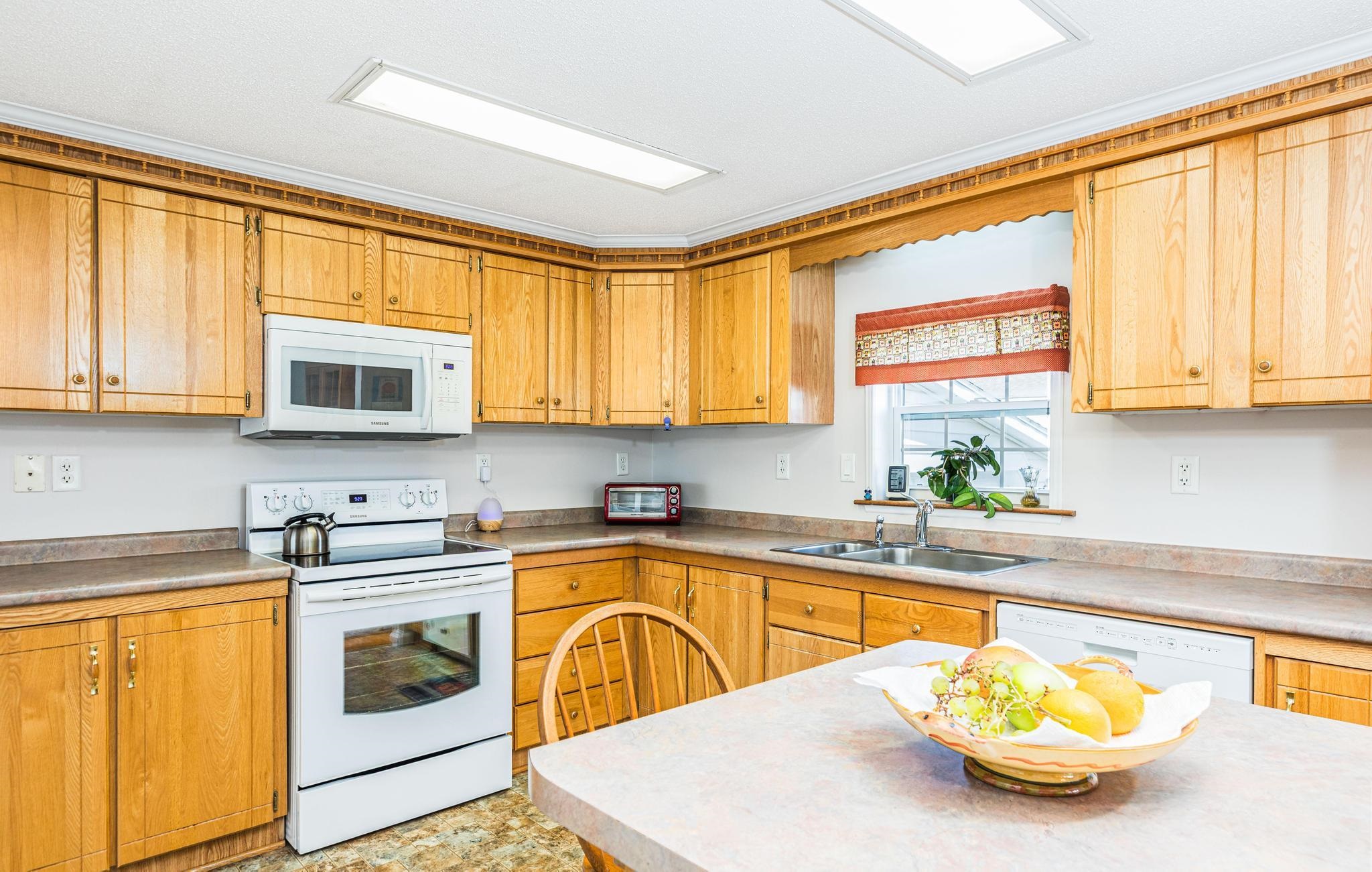 27 Watercress Dr, Rochester, NH 03868
