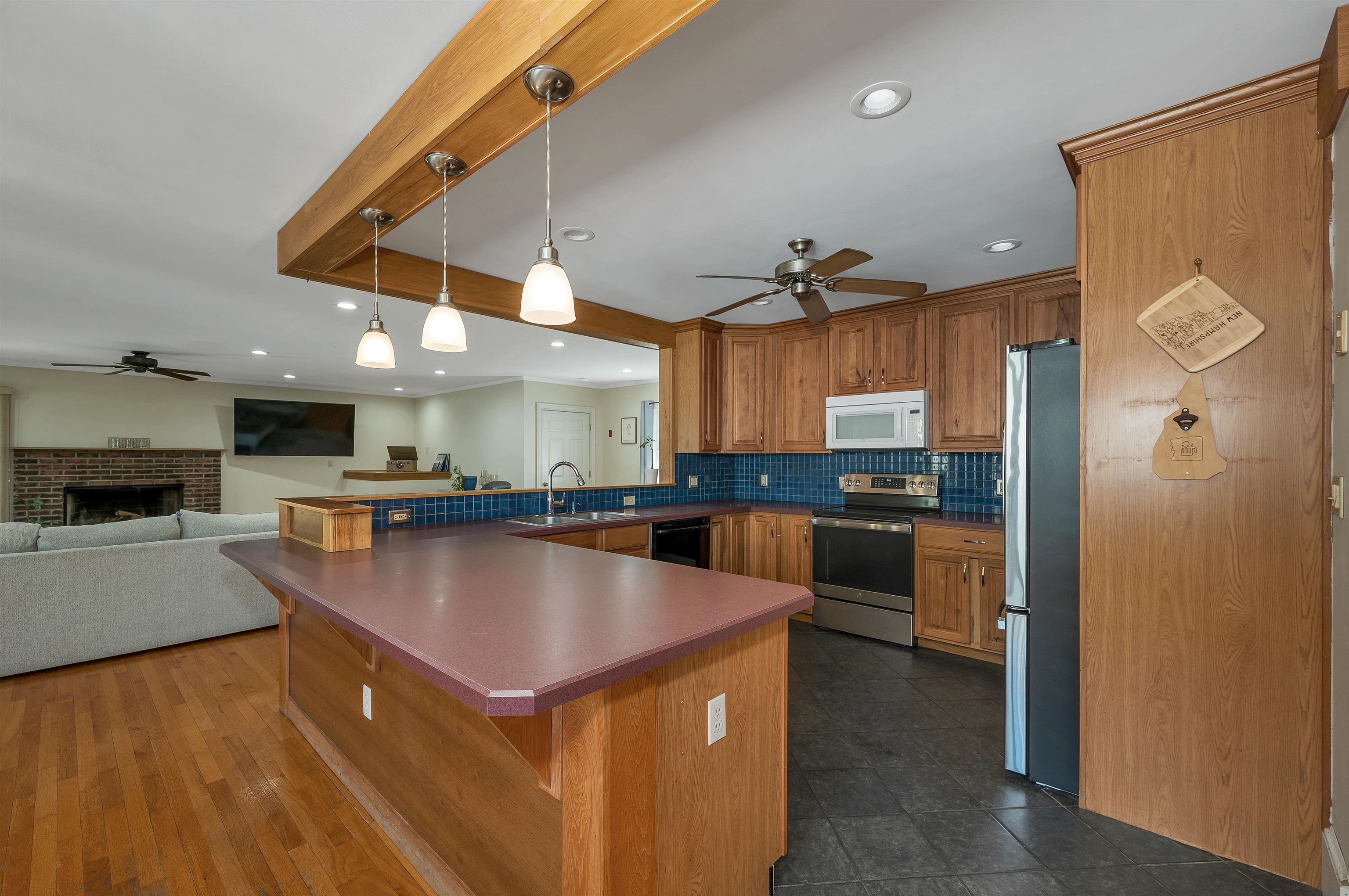 15 Adams Ave, Seabrook, NH 03874