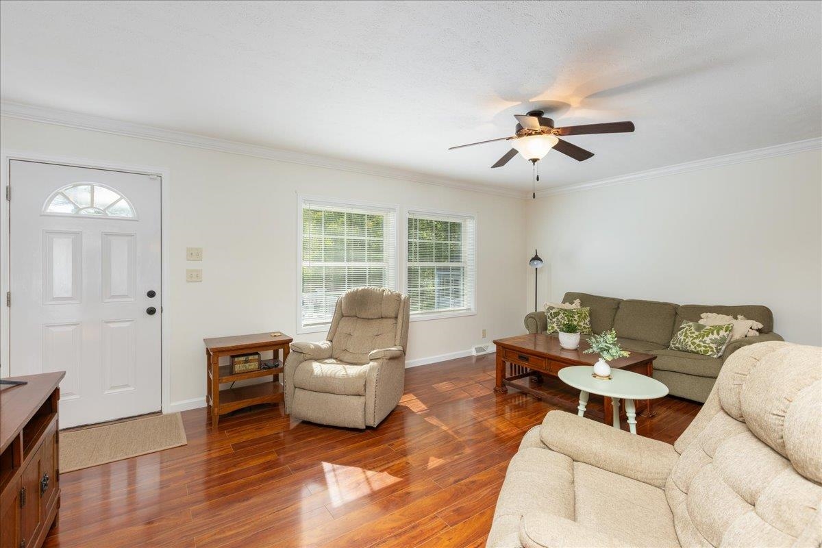 30 Eglin Blvd, Londonderry, NH 03053