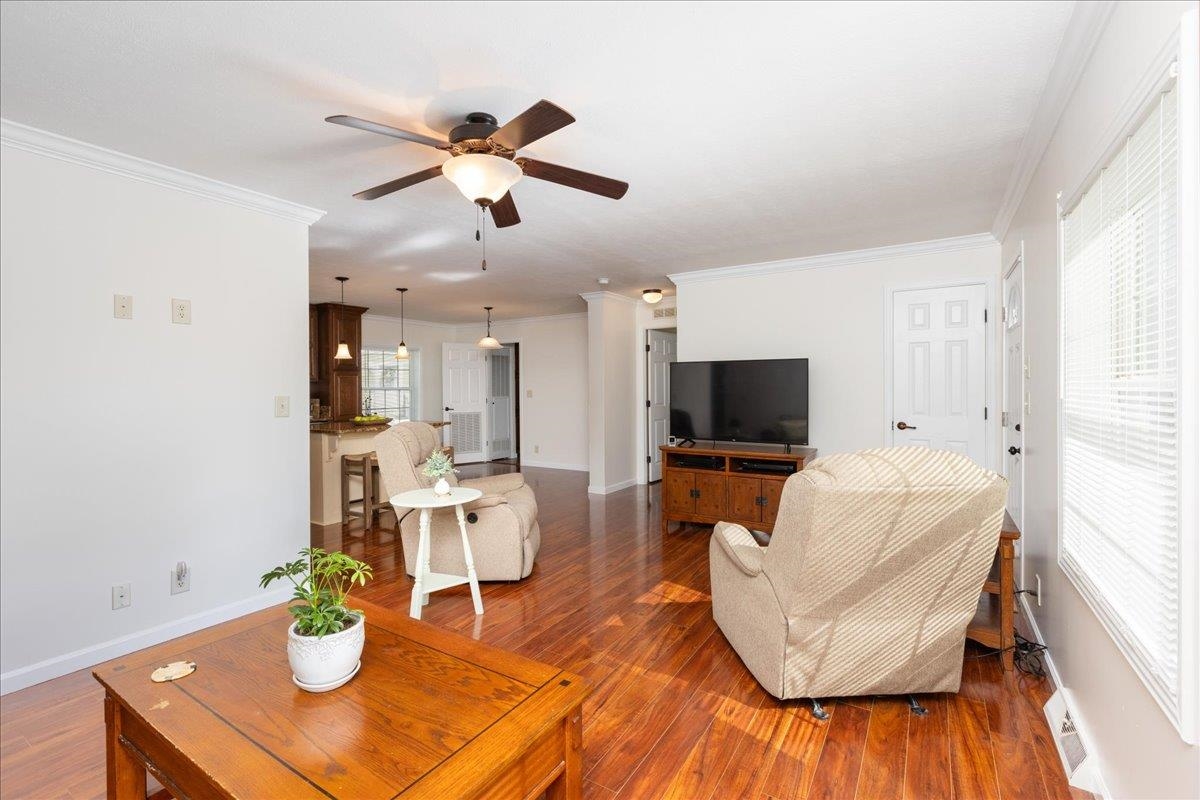 30 Eglin Blvd, Londonderry, NH 03053