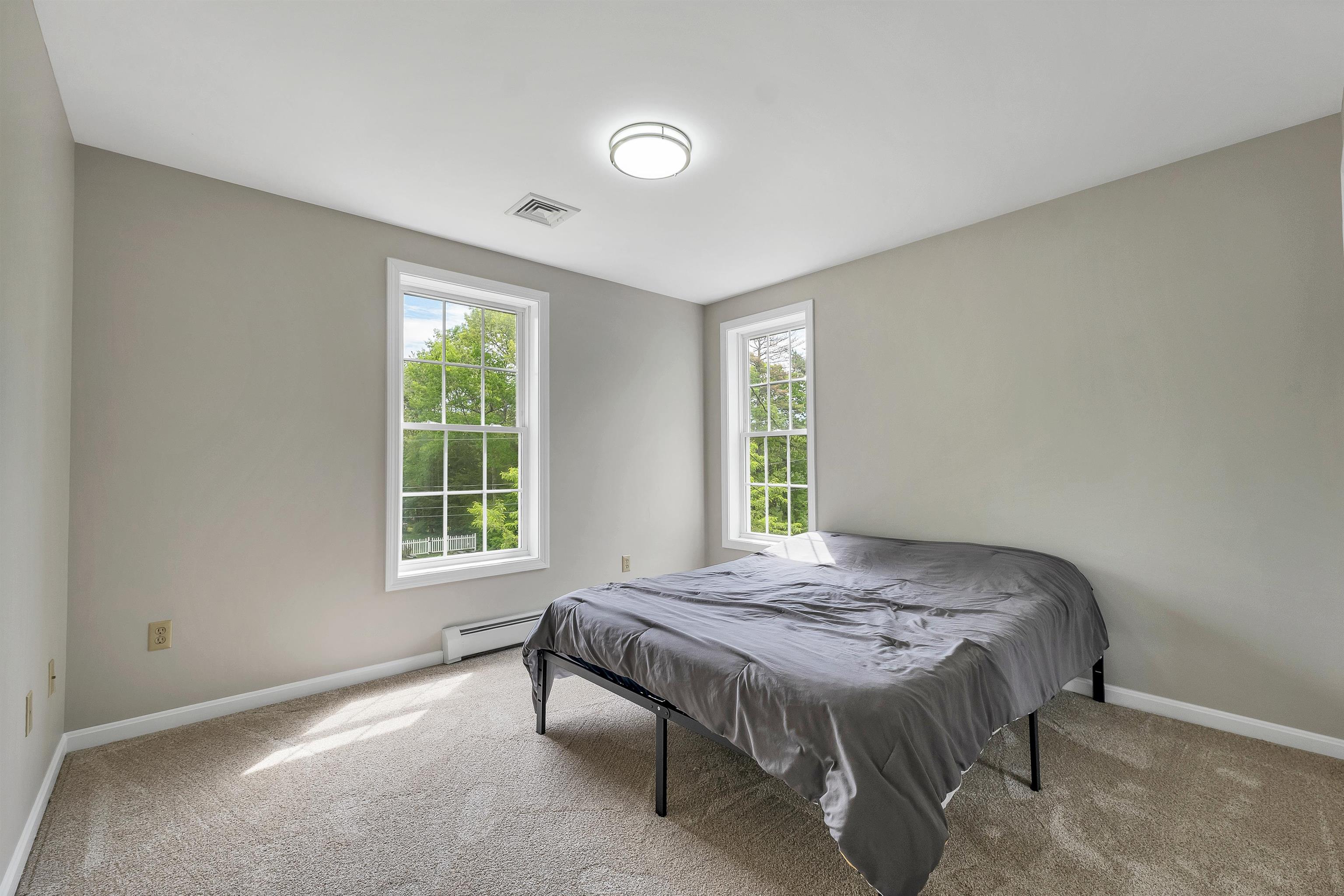 10 Edwin Ln, Newmarket, NH 03857