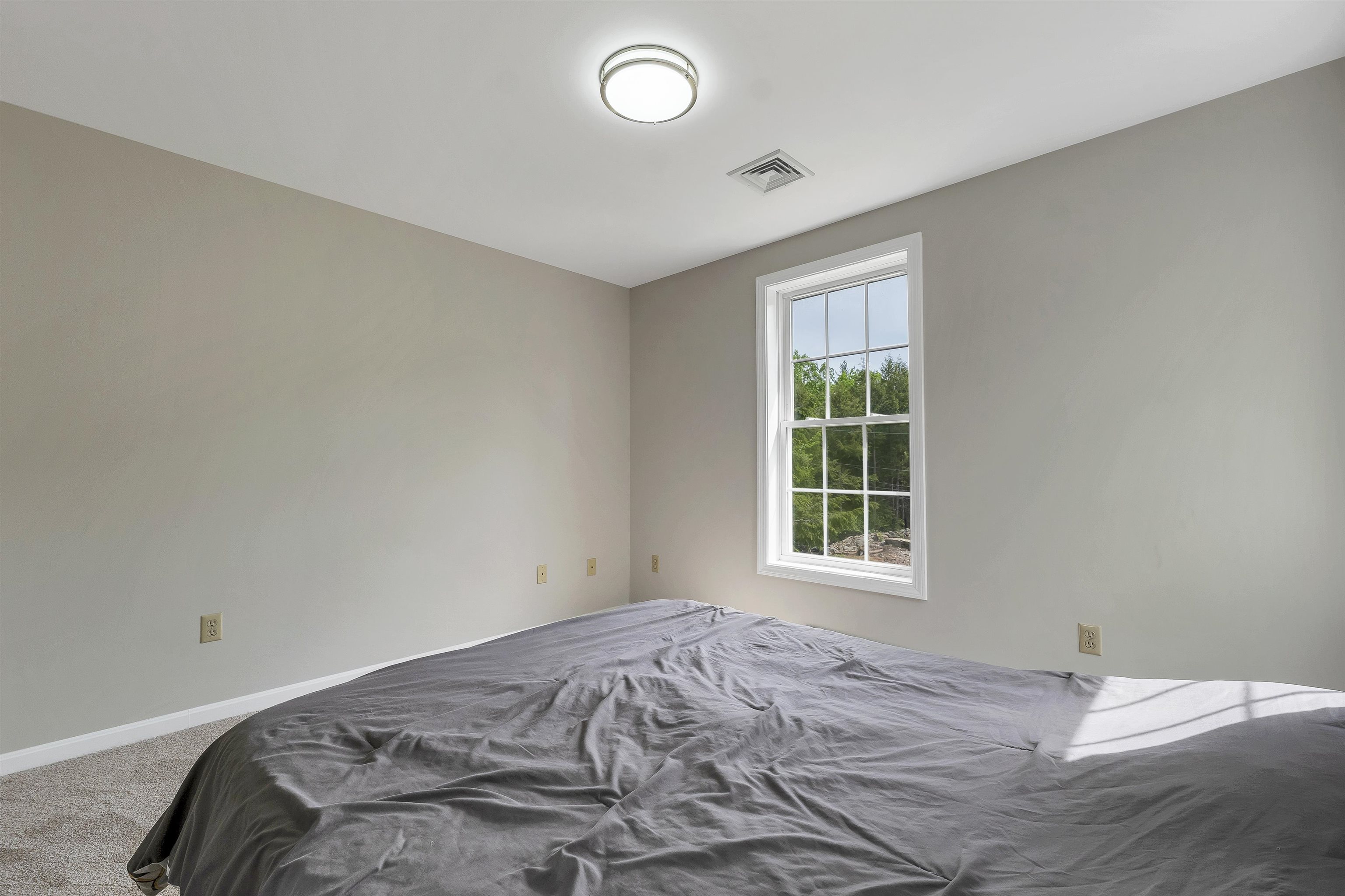 10 Edwin Ln, Newmarket, NH 03857
