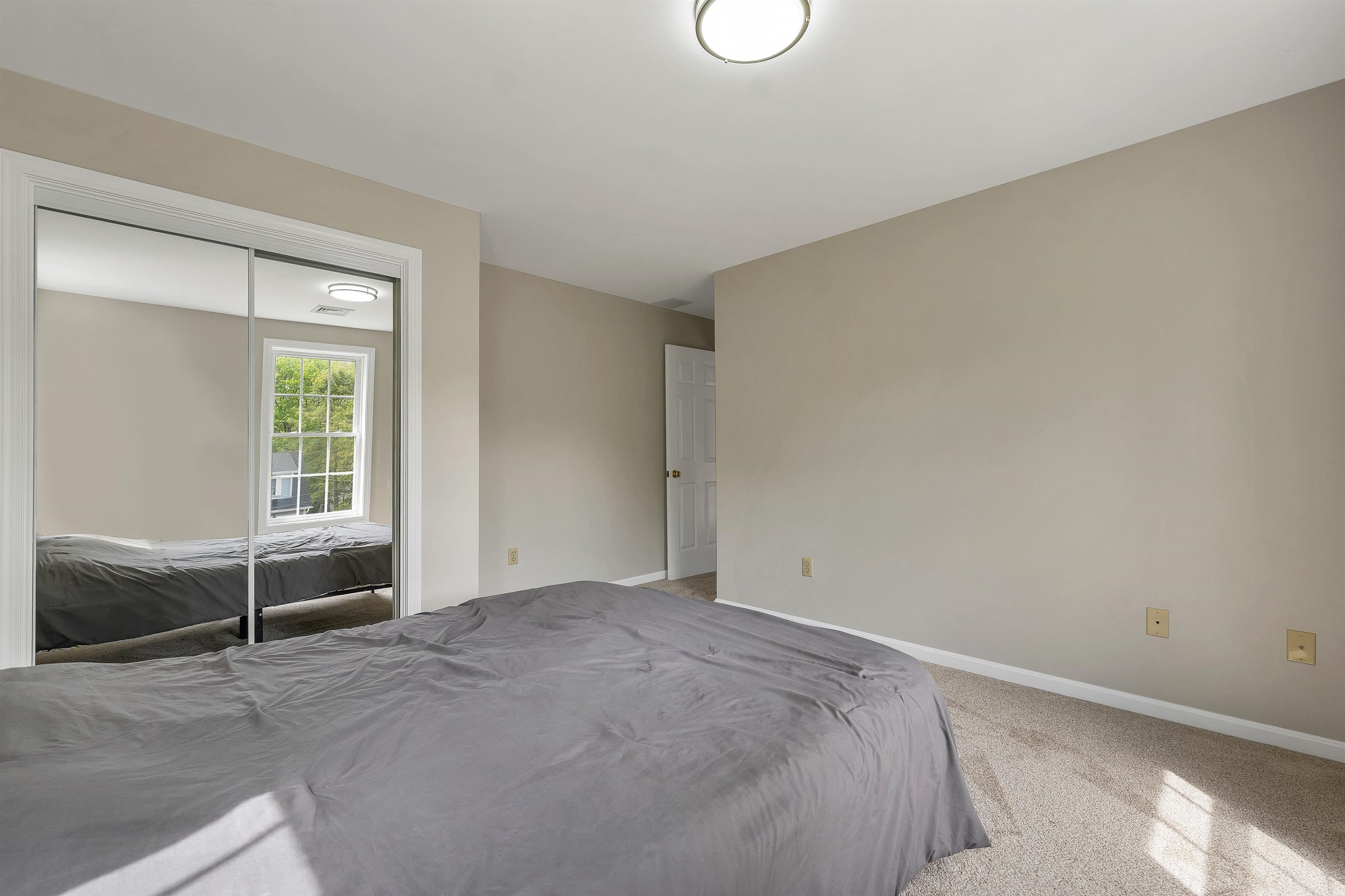10 Edwin Ln, Newmarket, NH 03857