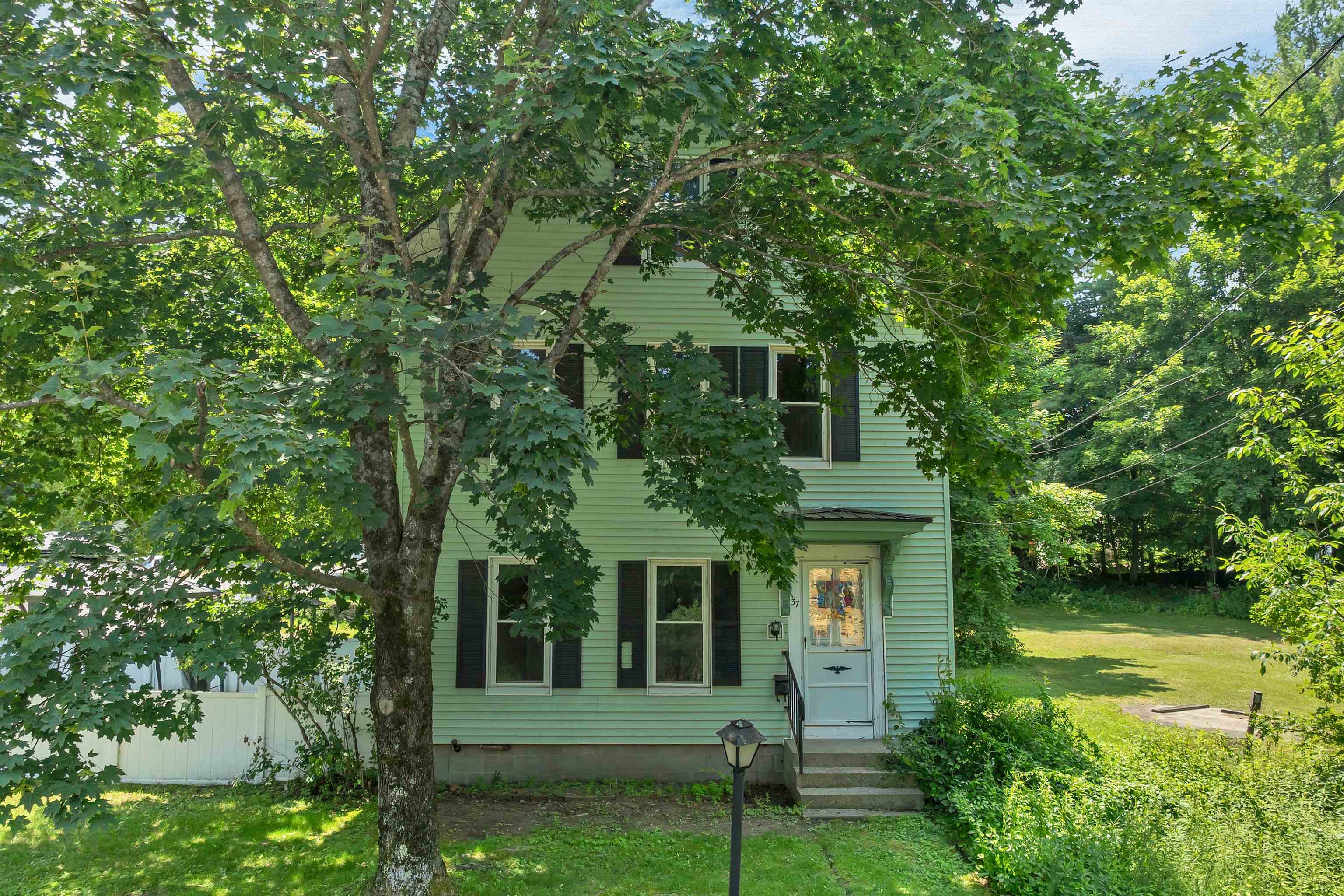 37 Merrill St, Plymouth, NH 03264