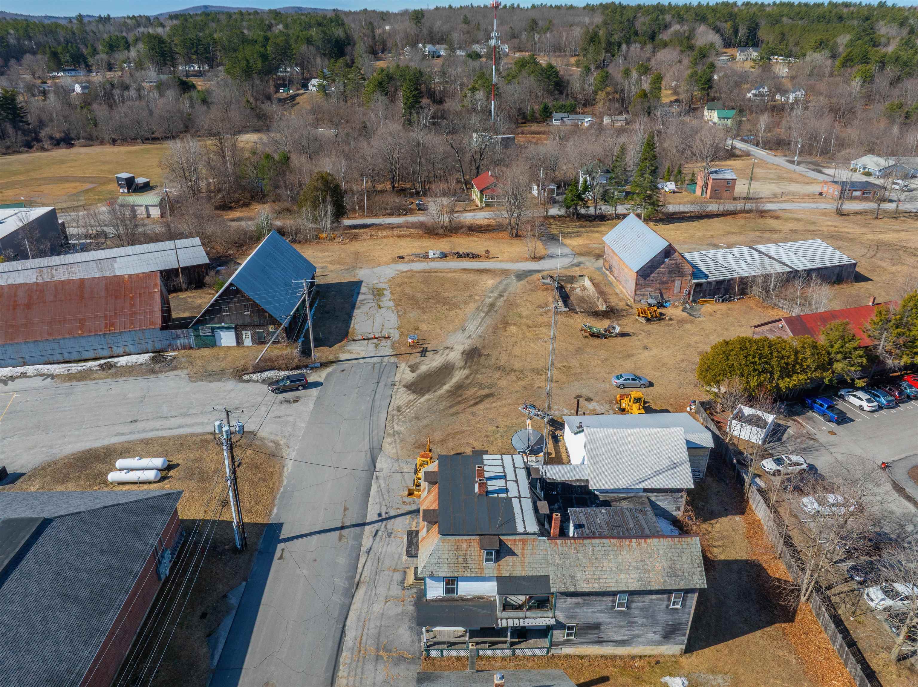 29 Pearl St, Newport, NH 03773