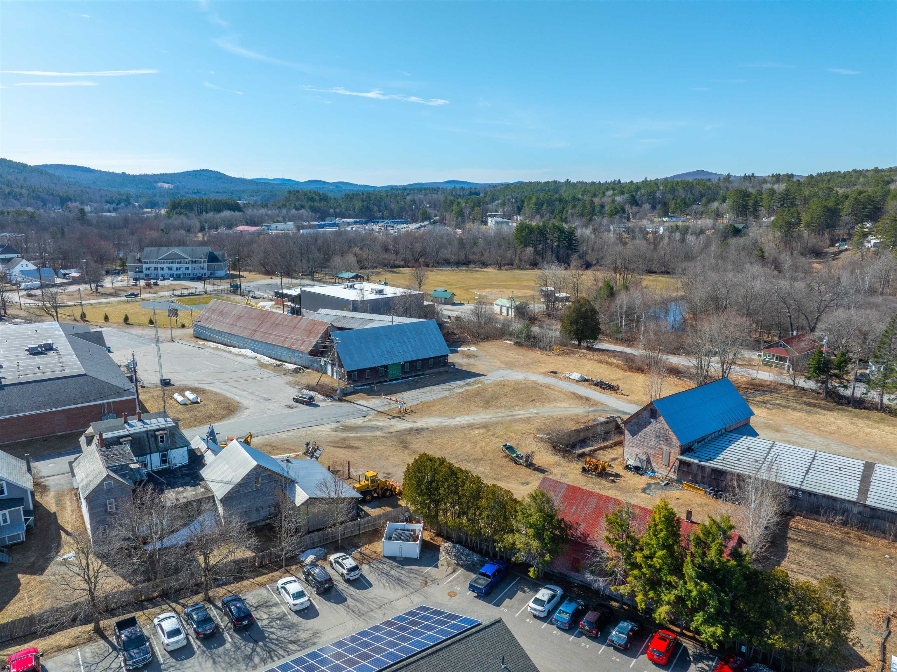 29 Pearl St, Newport, NH 03773
