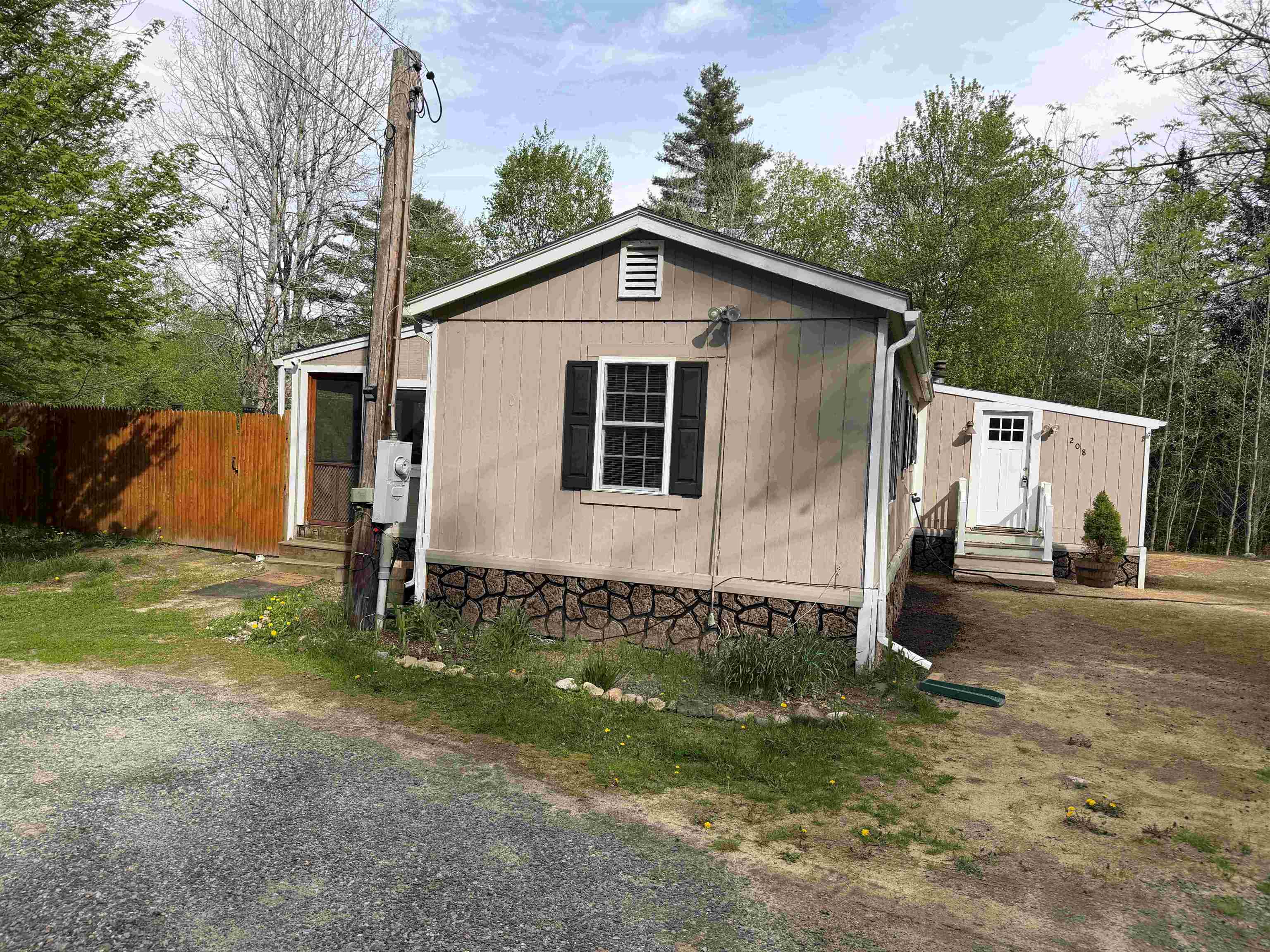 208 Grafton Turnpike Rd, Canaan, NH 03741