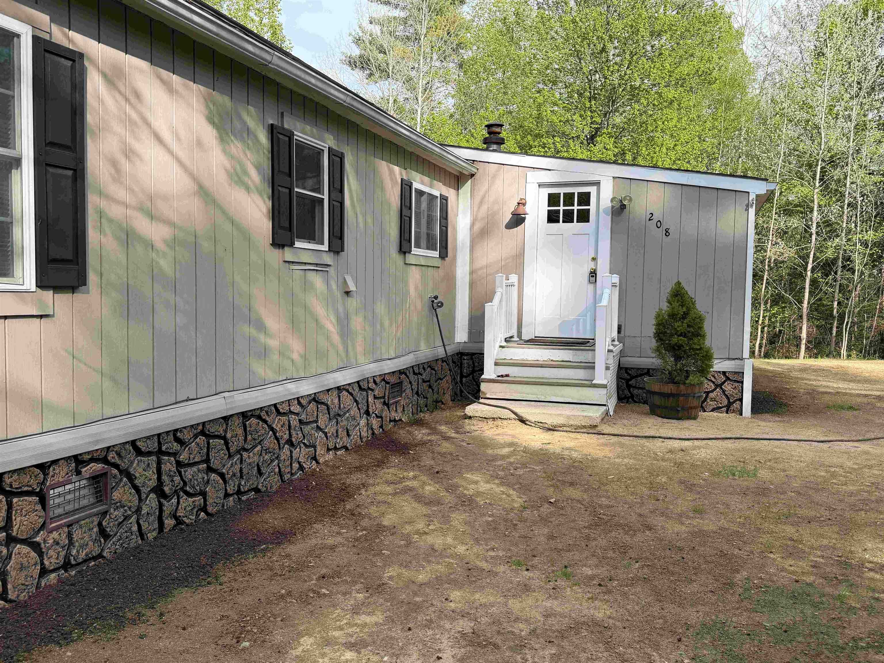 208 Grafton Turnpike Rd, Canaan, NH 03741