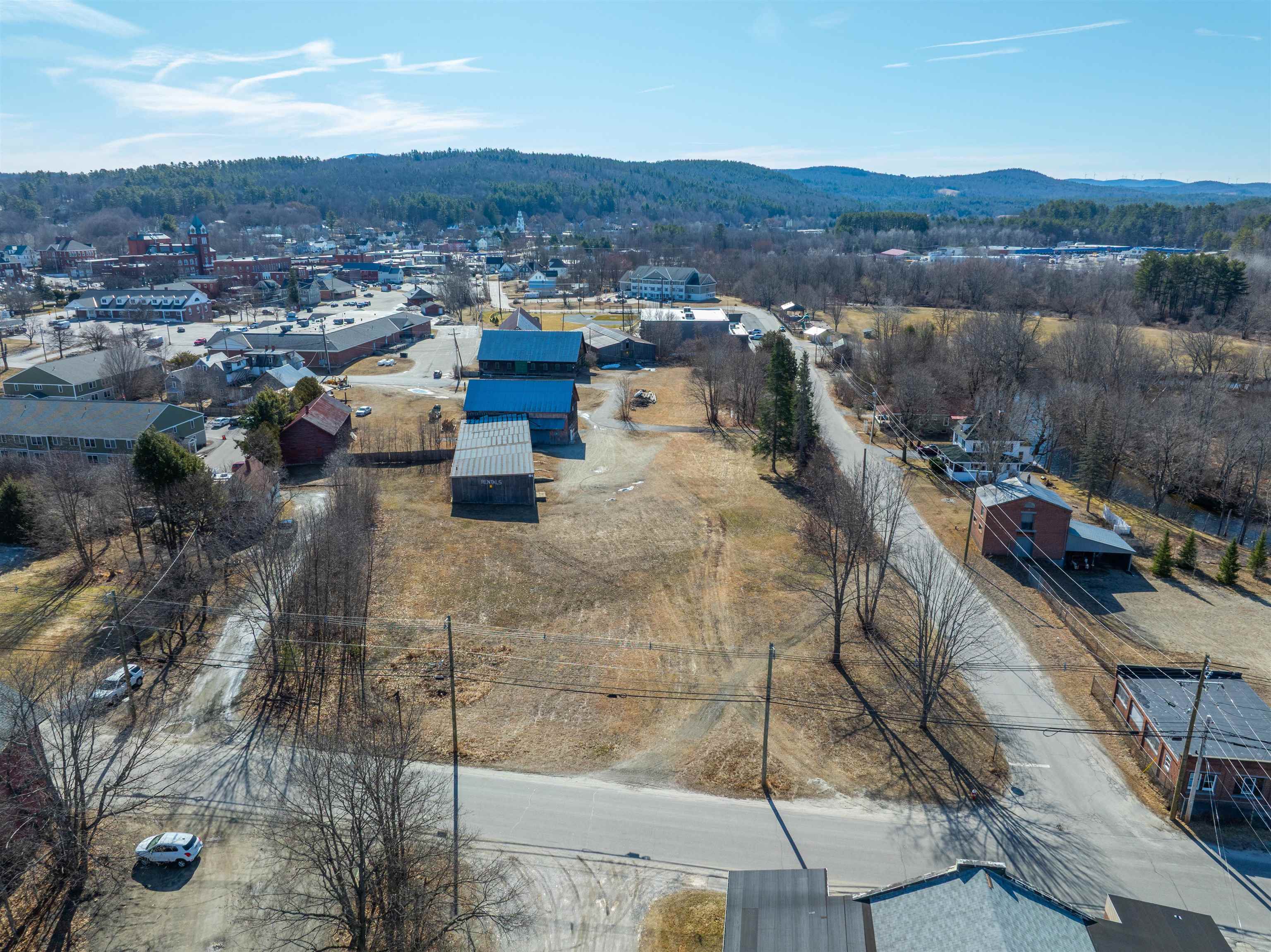 76 Pearl St, Newport, NH 03773