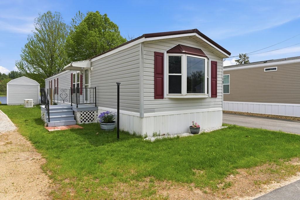 19 Esther Ln, Northwood, NH 03261