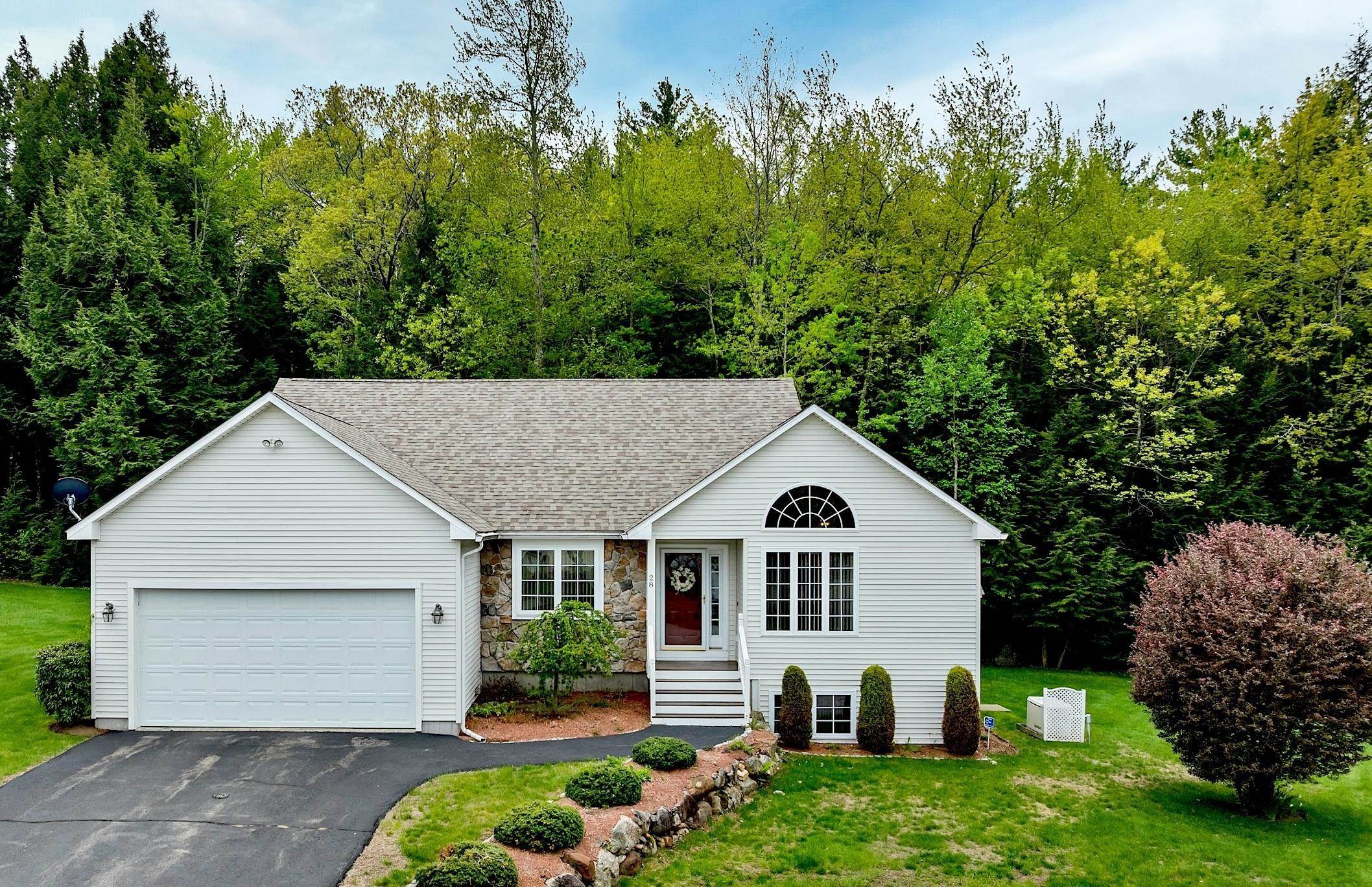 28 Autumn Ln, Gilford, NH 03249
