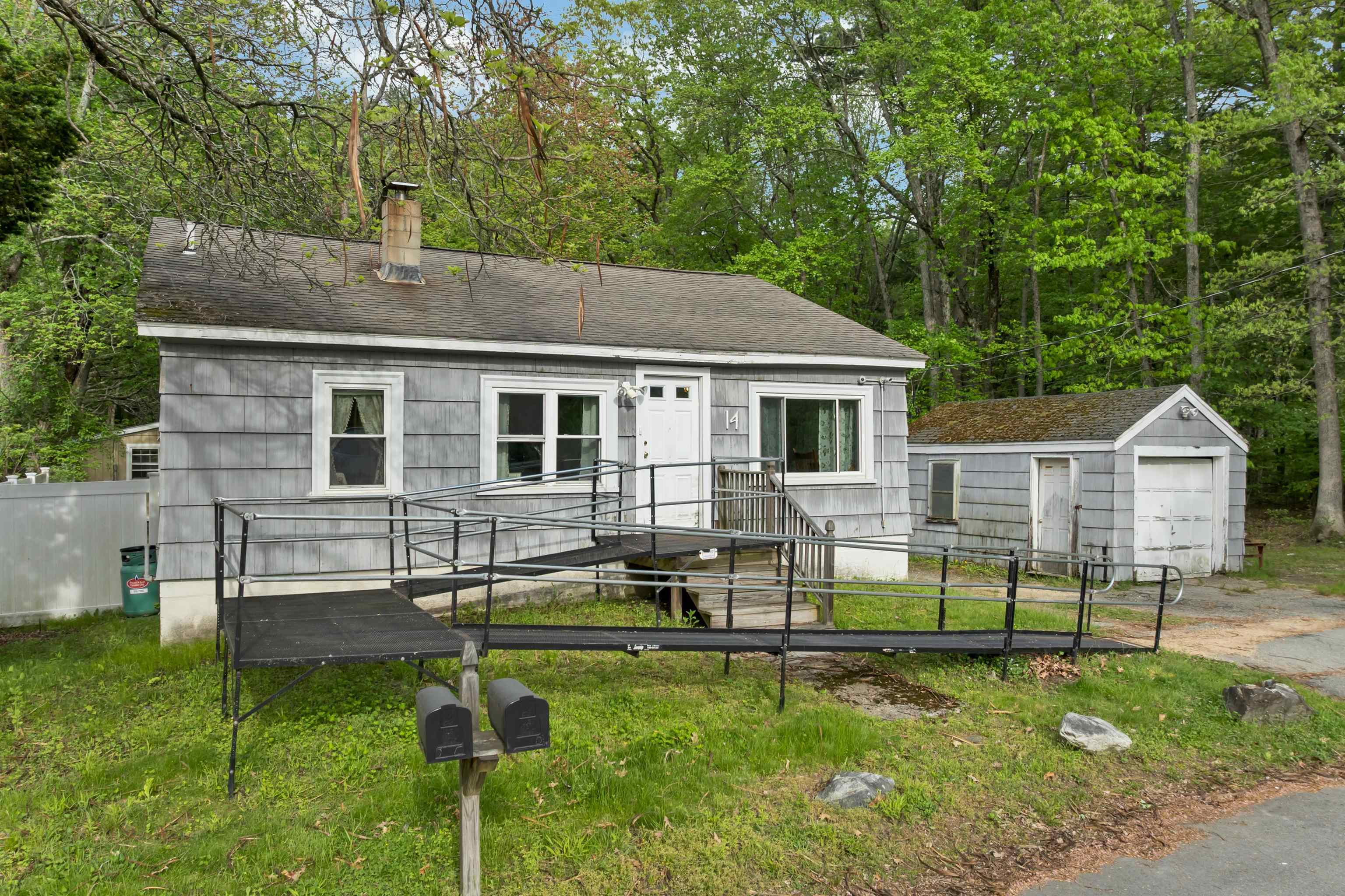 14 Belmont St, Salem, NH 03079