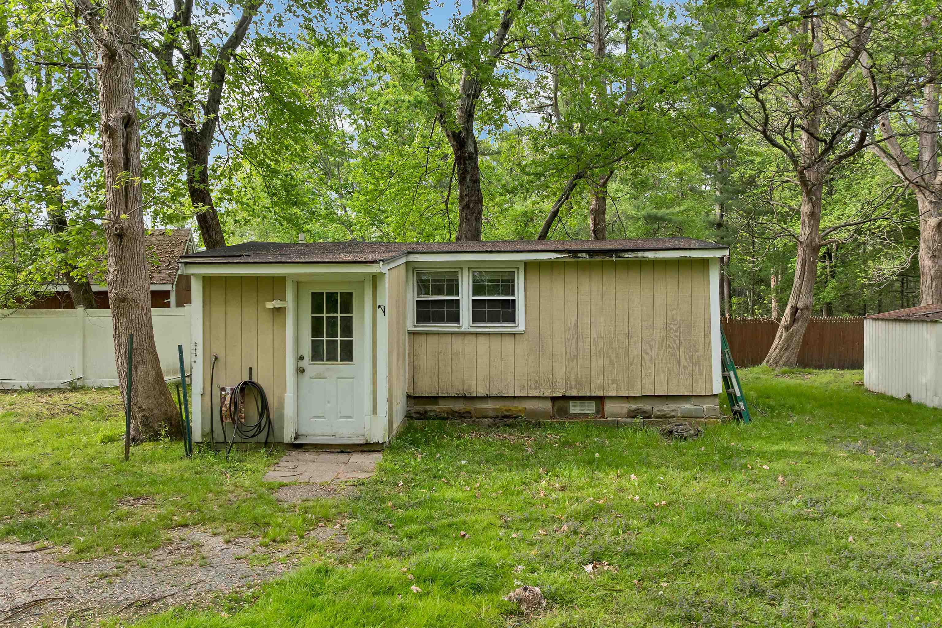 14 Belmont St, Salem, NH 03079