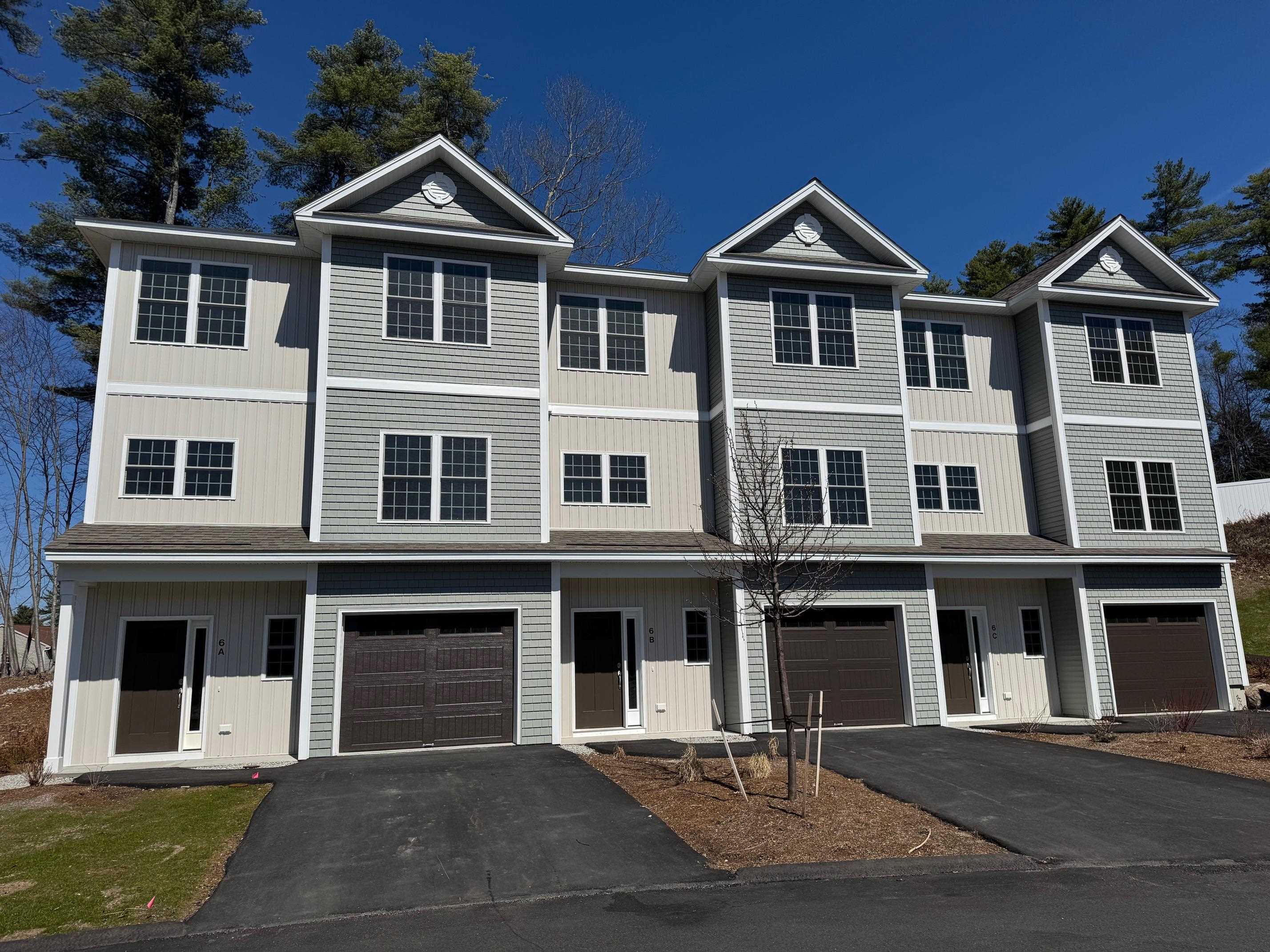 6C Dearborn Cir, Goffstown, NH 03045