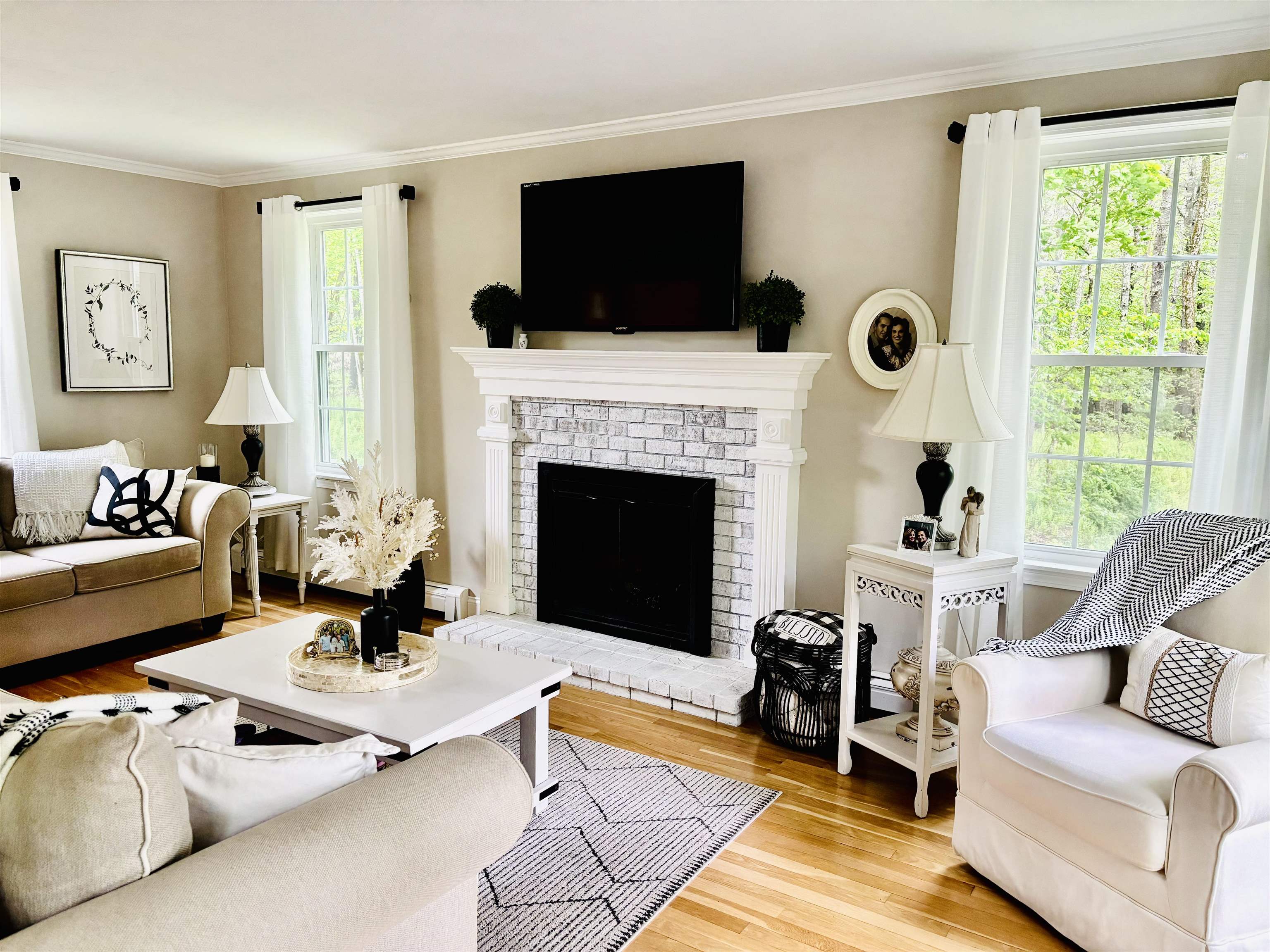 71 Wentworth Dr, Bedford, NH 03110