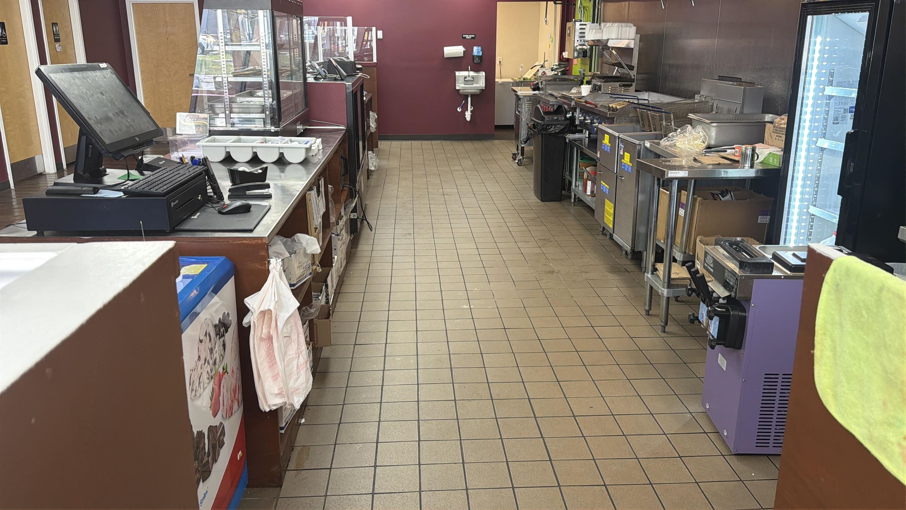 194-196 Lake Ave, Manchester, NH 03103