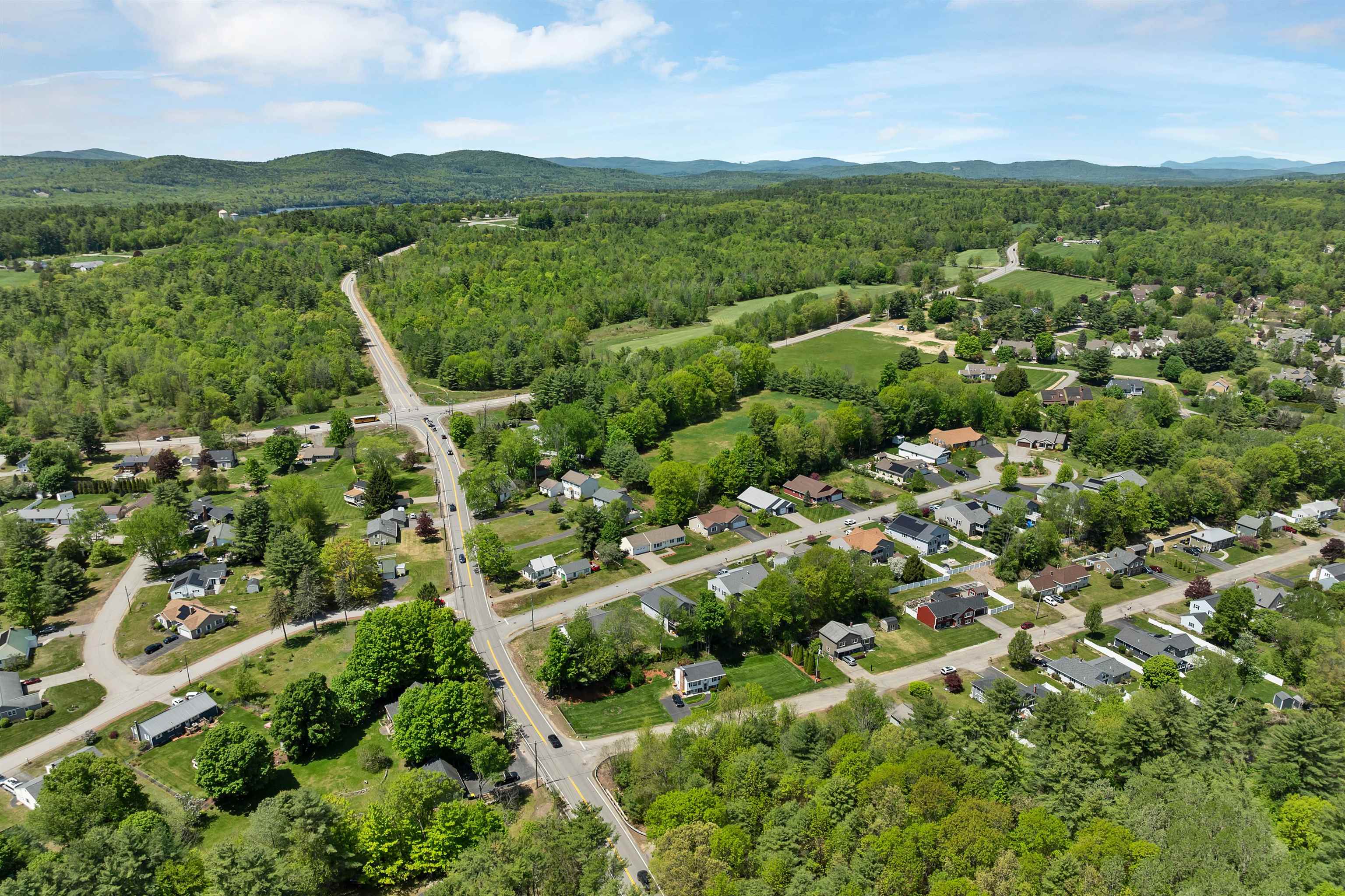 28 Linny Ln, Laconia, NH 03246