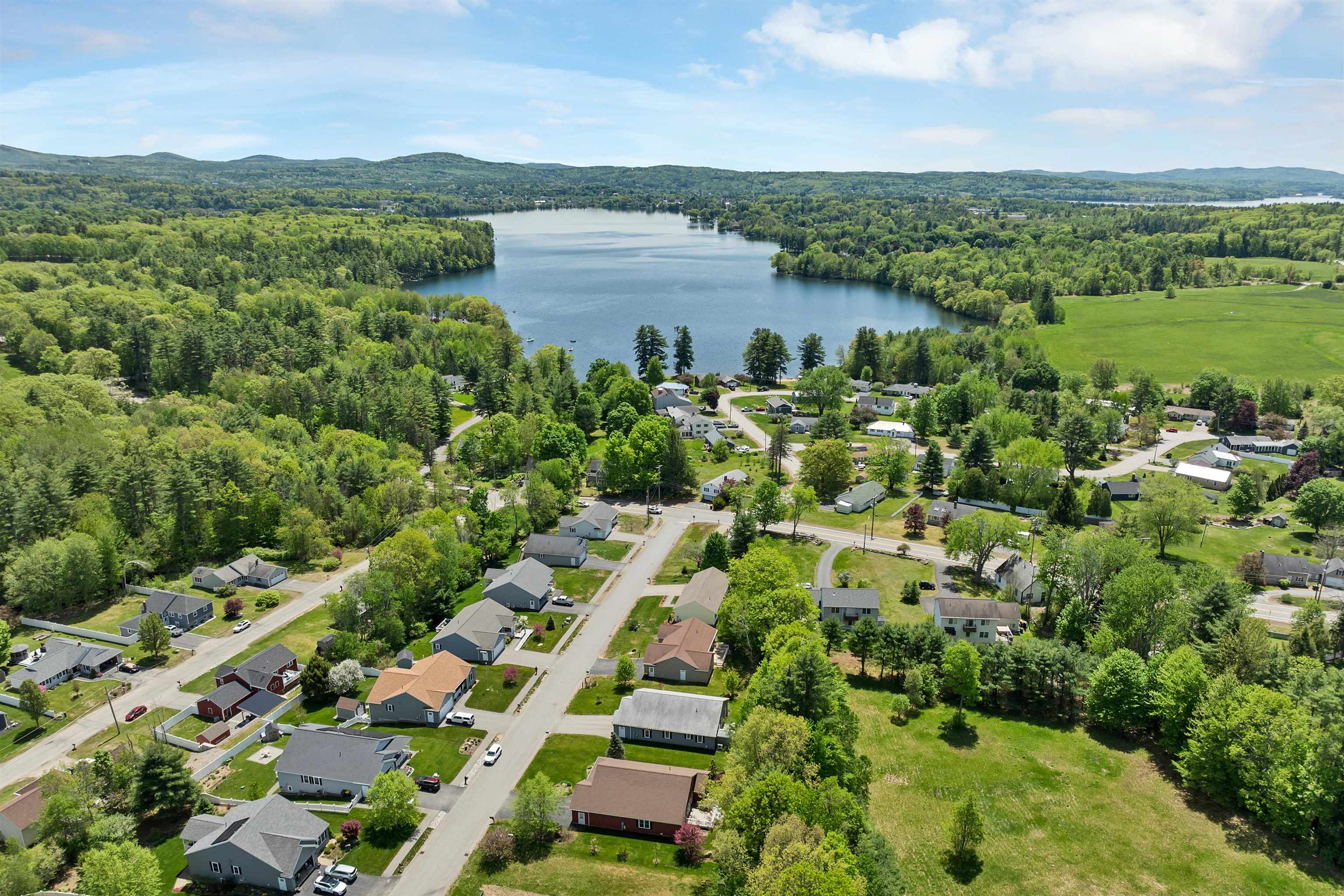 28 Linny Ln, Laconia, NH 03246