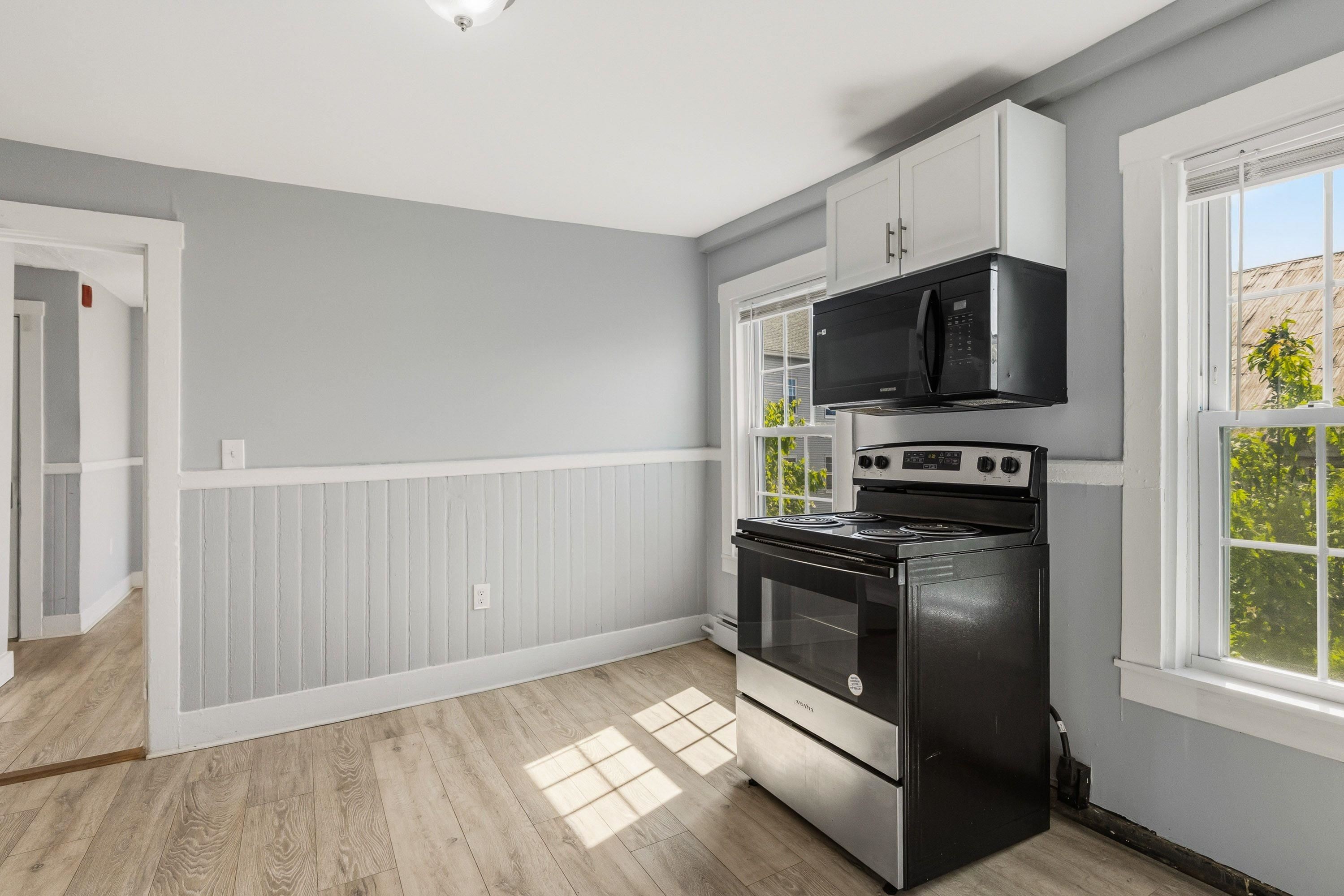 9 Central St, Newmarket, NH 03857