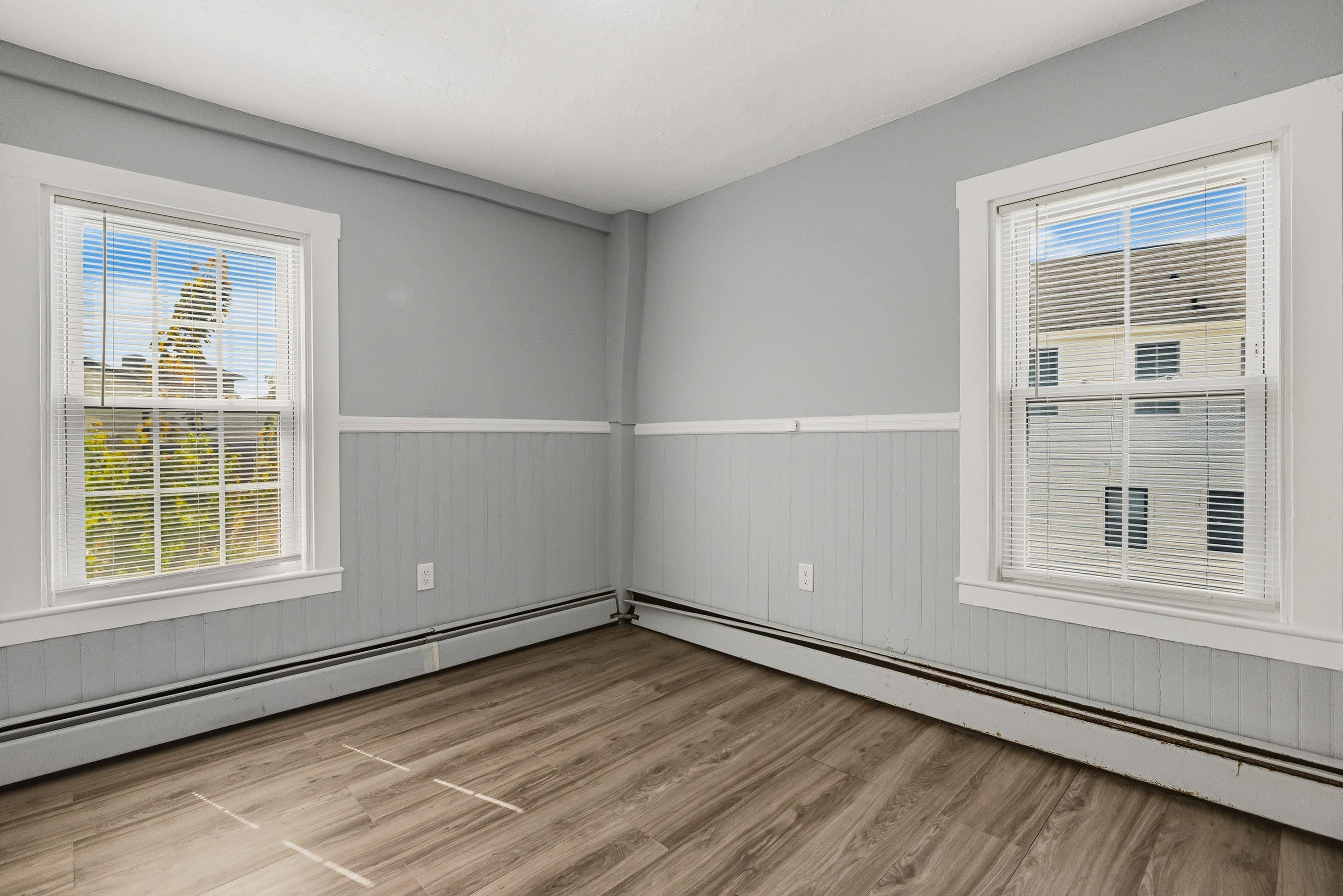 9 Central St, Newmarket, NH 03857