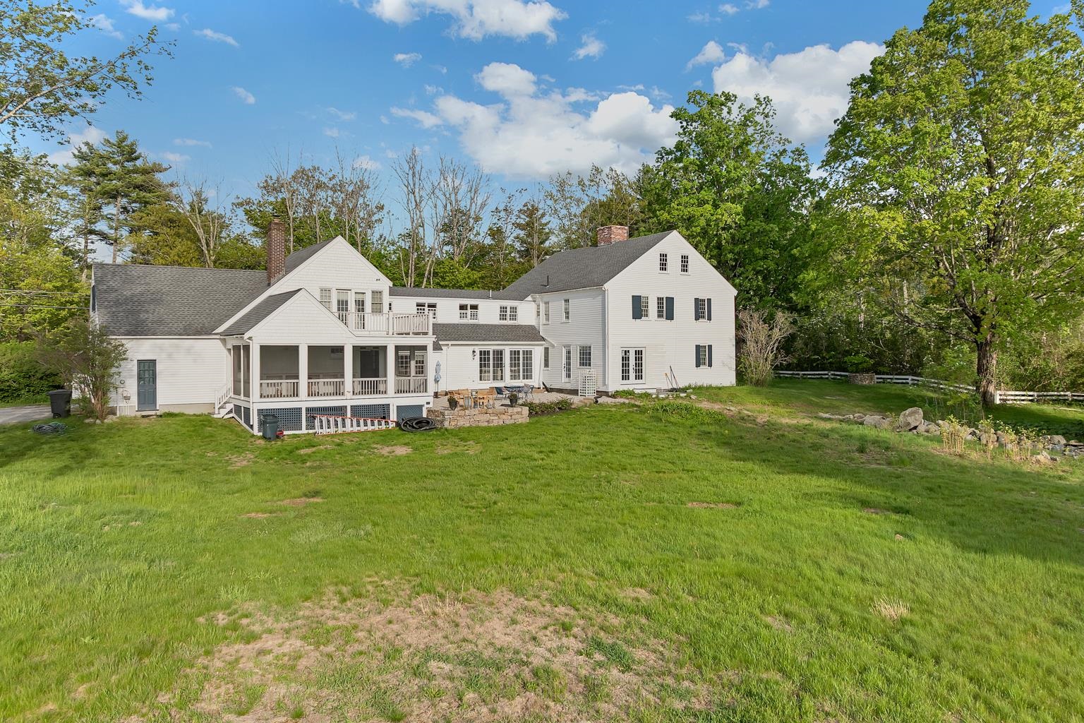 580 Pine Hill Rd, Wolfeboro, NH 03894