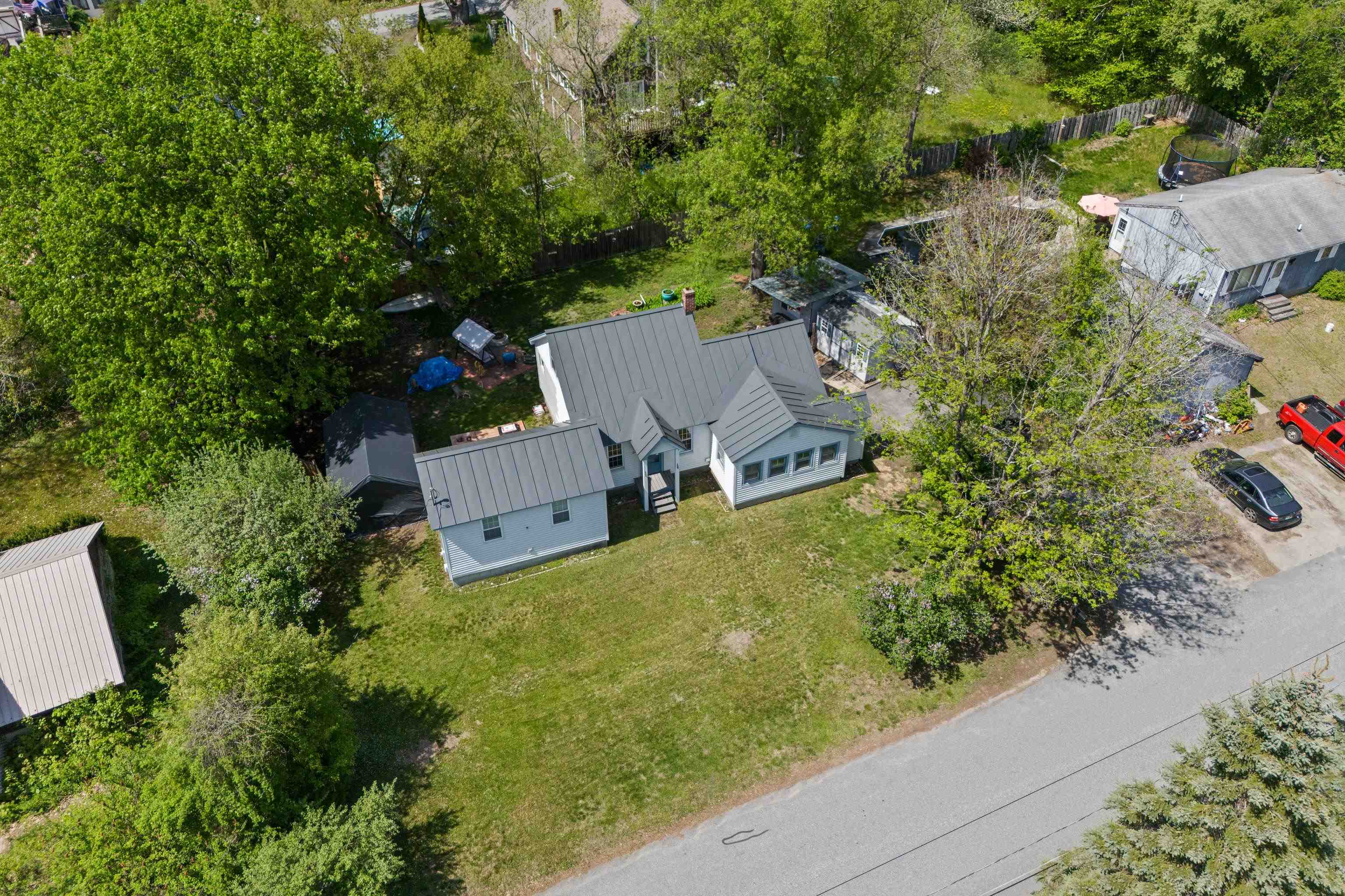 22 Second St, Claremont, NH 03743