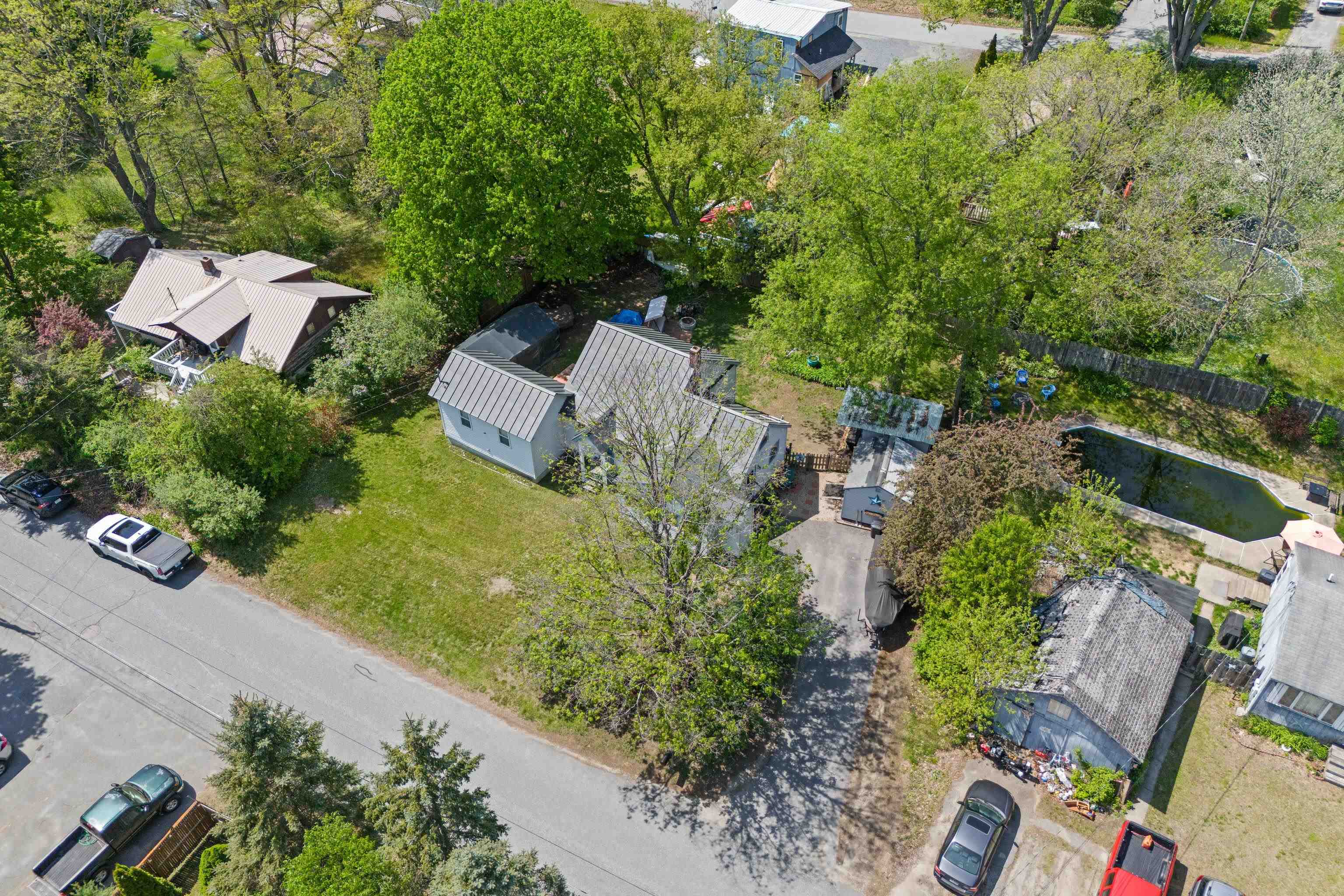 22 Second St, Claremont, NH 03743