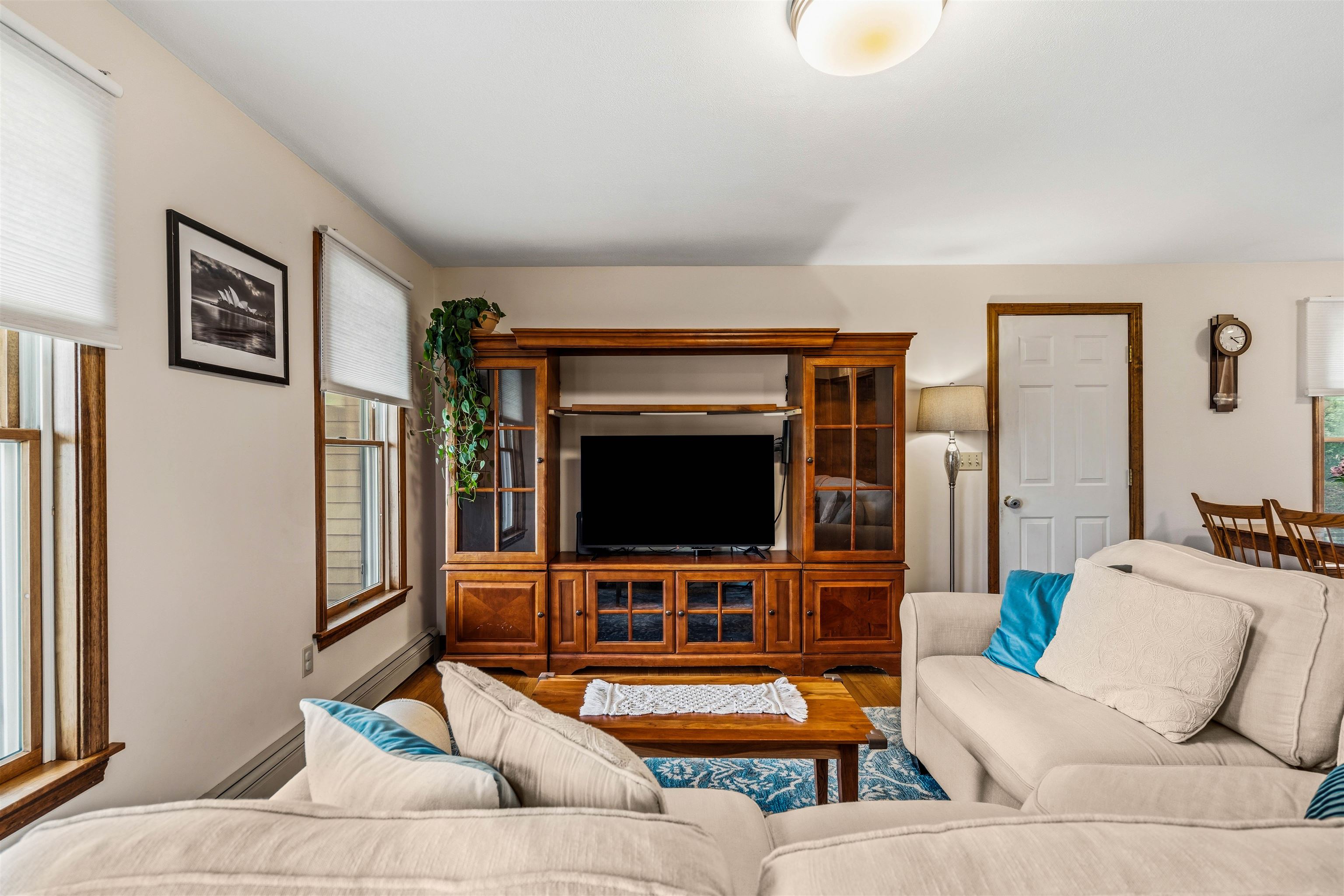 137 Wedgewood Ln, Manchester, NH 03109