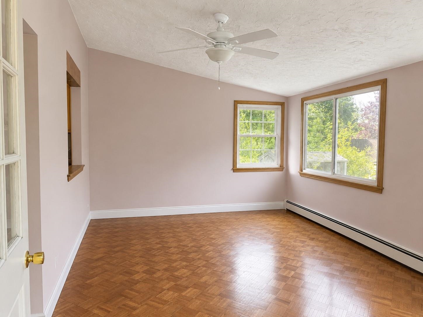 8 Hooker St, Nashua, NH 03064