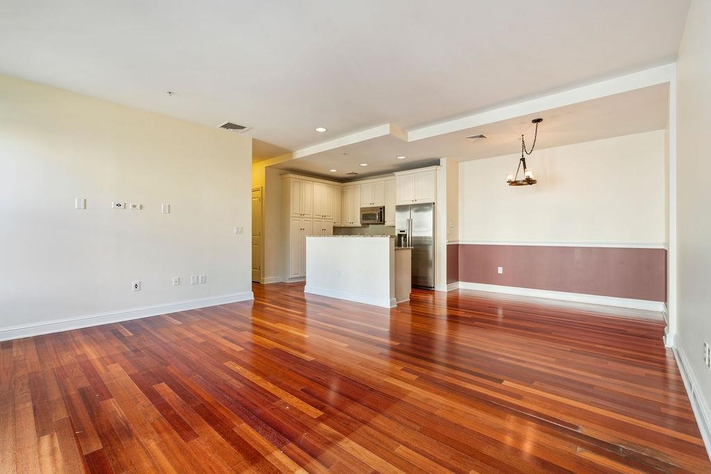 77 Hanover St #11, Portsmouth, NH 03801