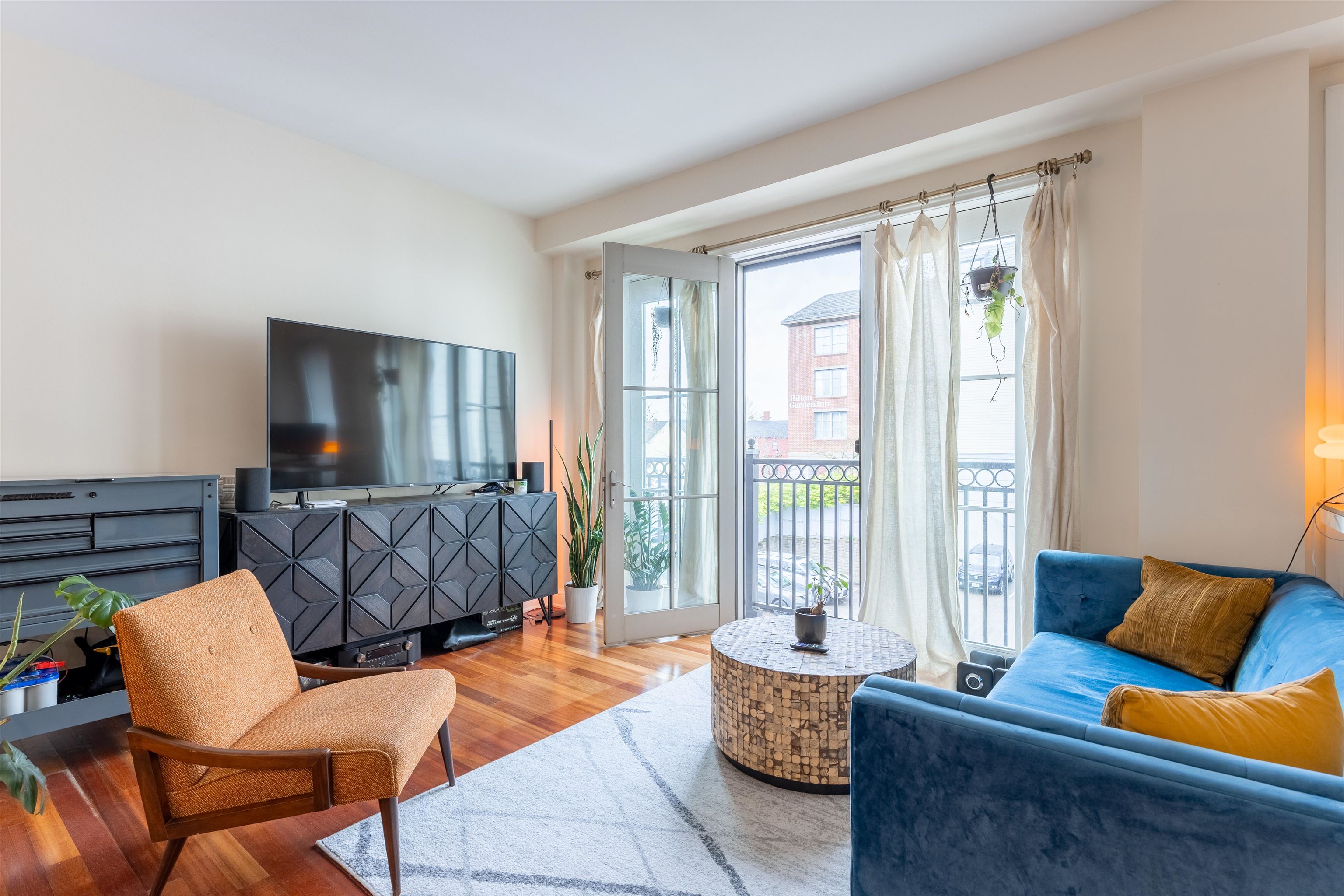 77 Hanover St, Portsmouth, NH 03801