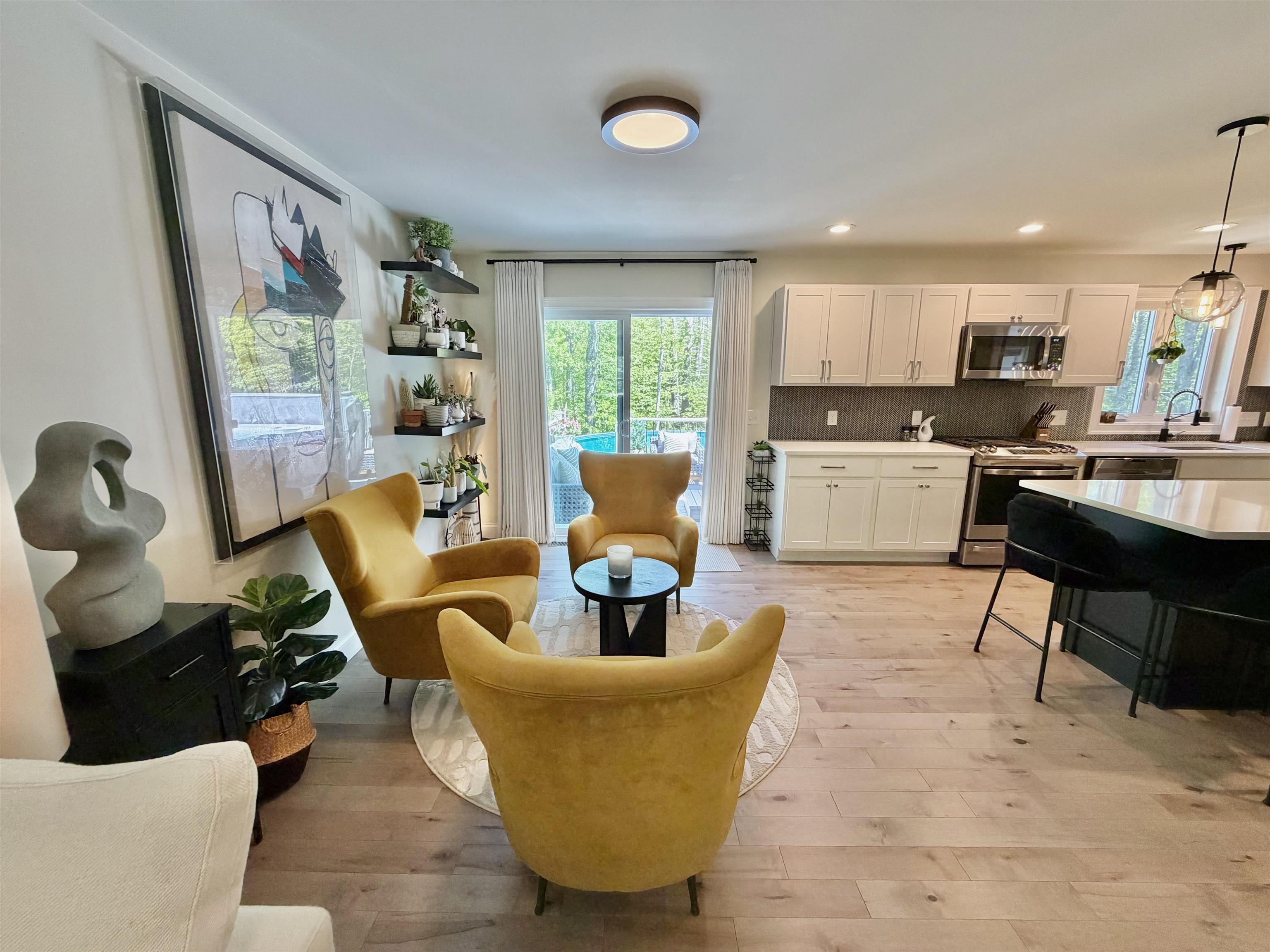 16 Stagecoach Rd, Barrington, NH 03825
