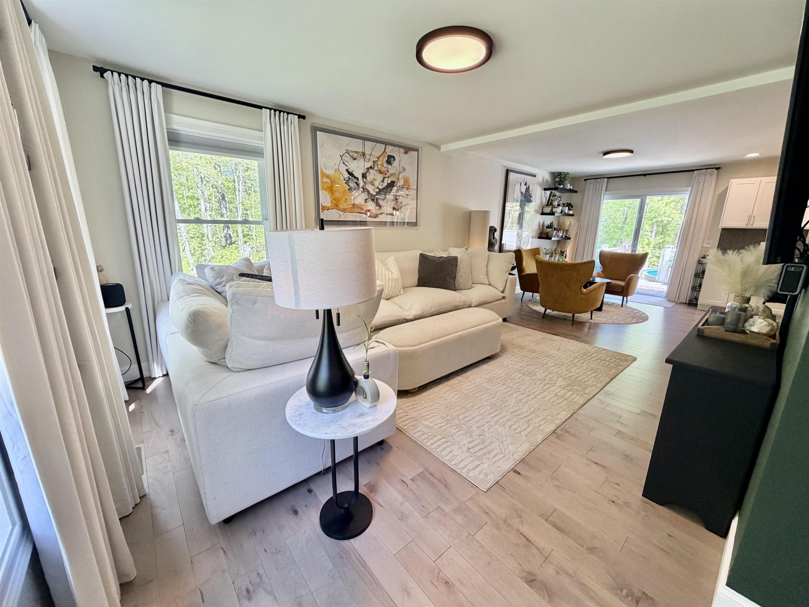 16 Stagecoach Rd, Barrington, NH 03825