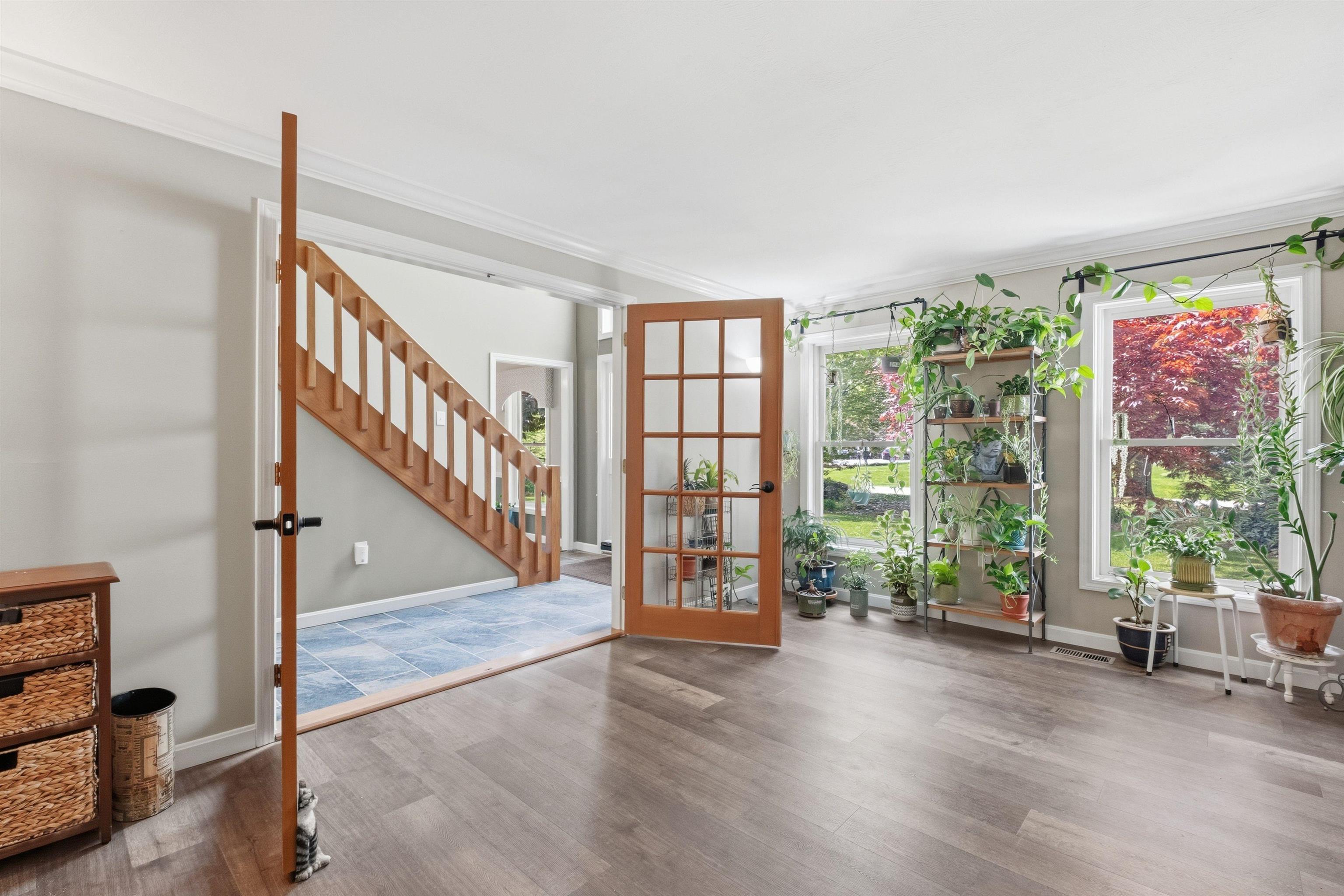 16 Hillsboro Cir, Milford, NH 03055