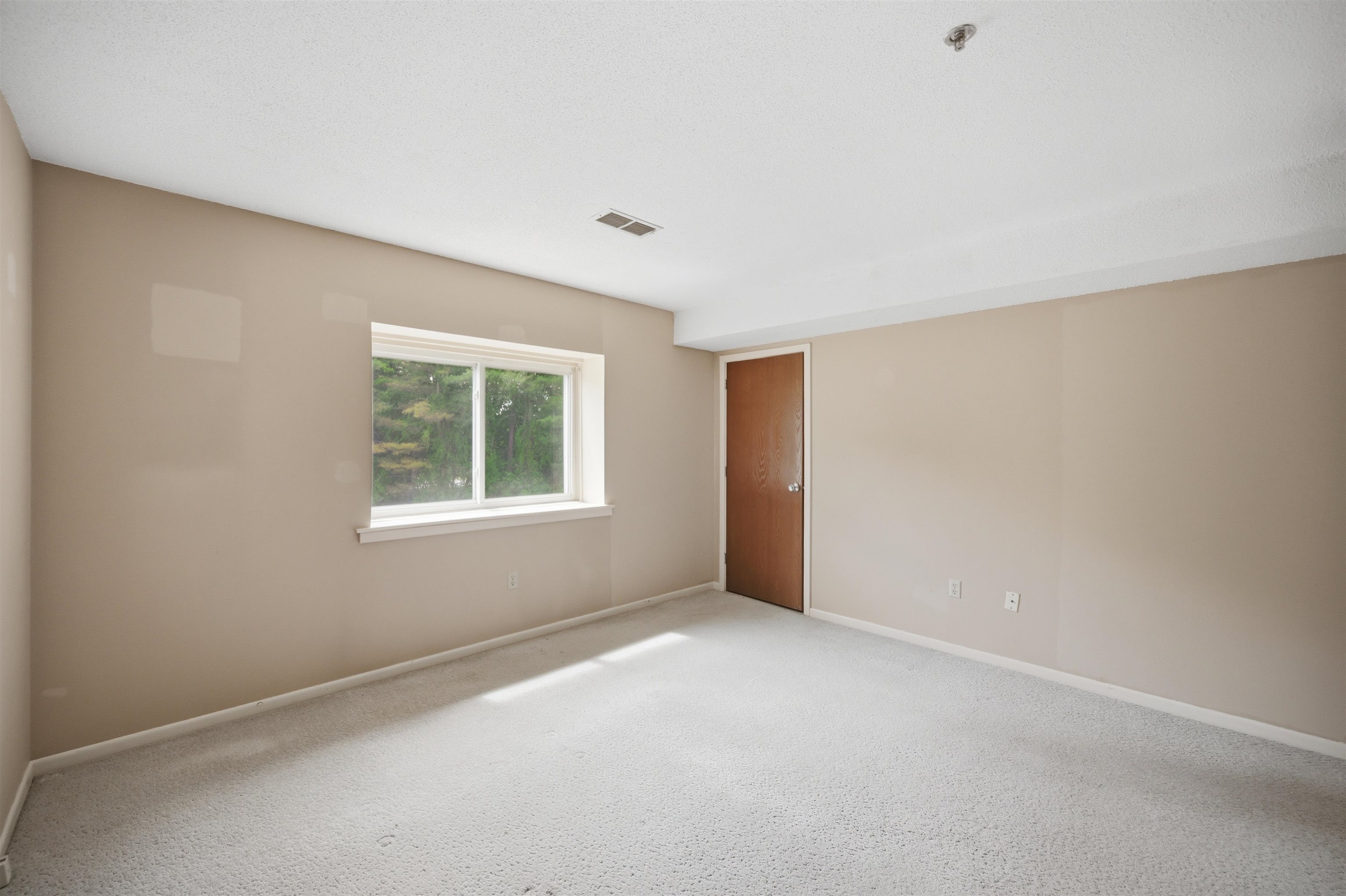 117 Cluff Crossing Rd, Salem, NH 03079