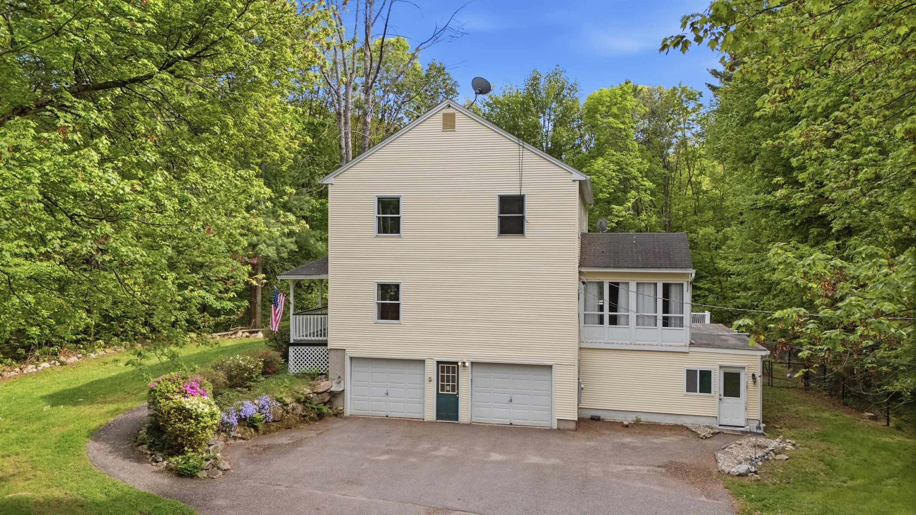 47 Noyes Rd, Londonderry, NH 03053