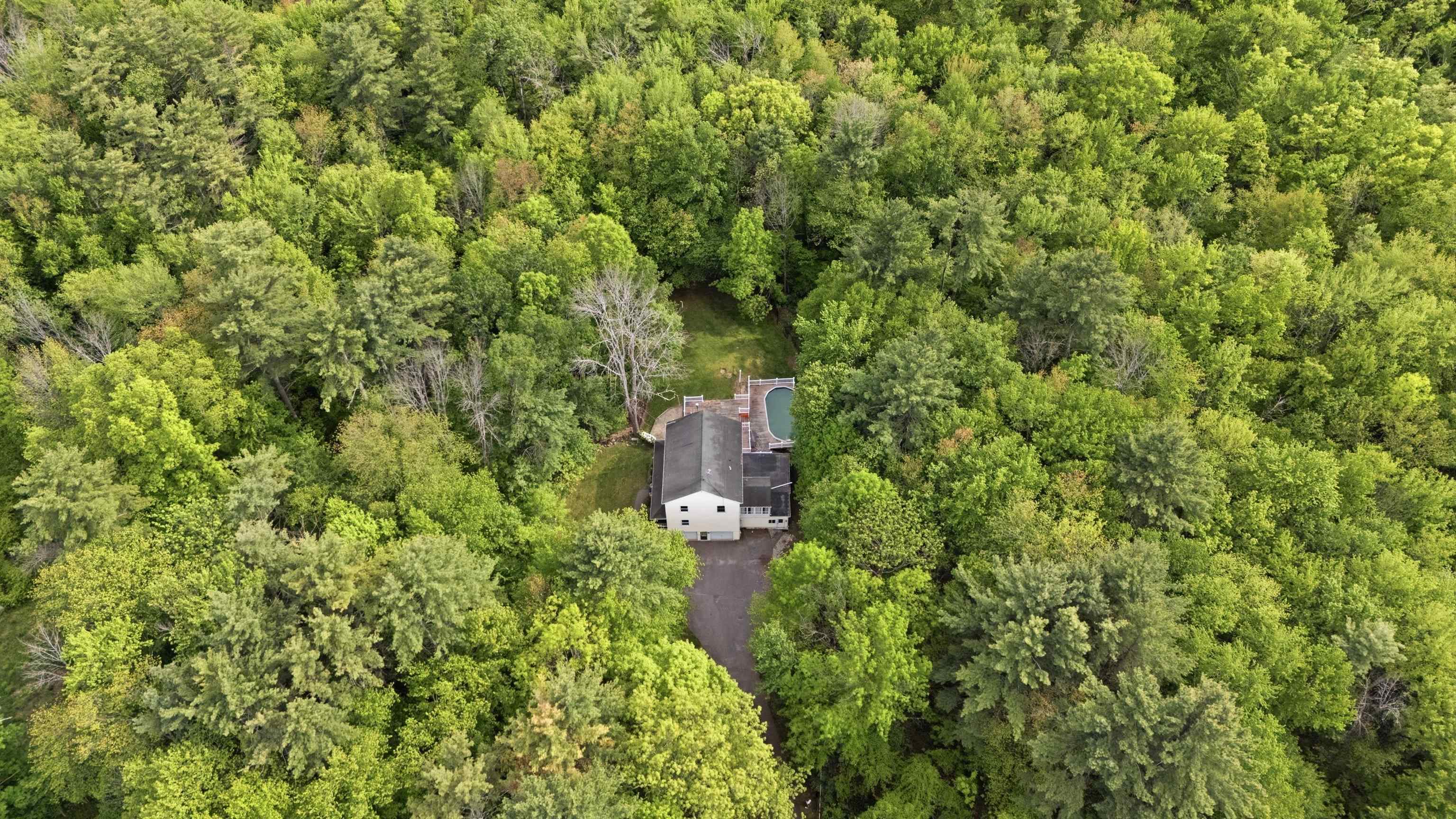 47 Noyes Rd, Londonderry, NH 03053