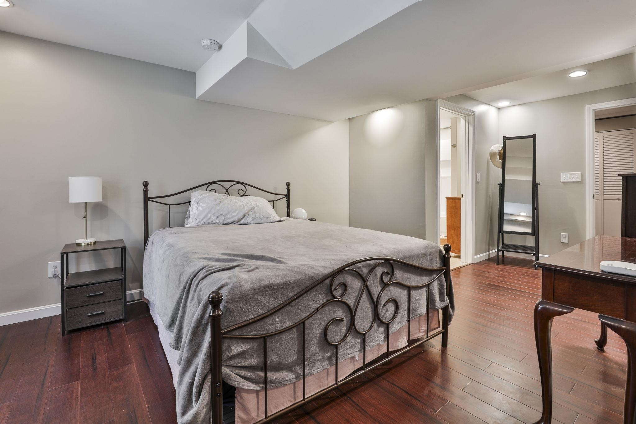 13 Hobart Hill Rd, Brookline, NH 03033