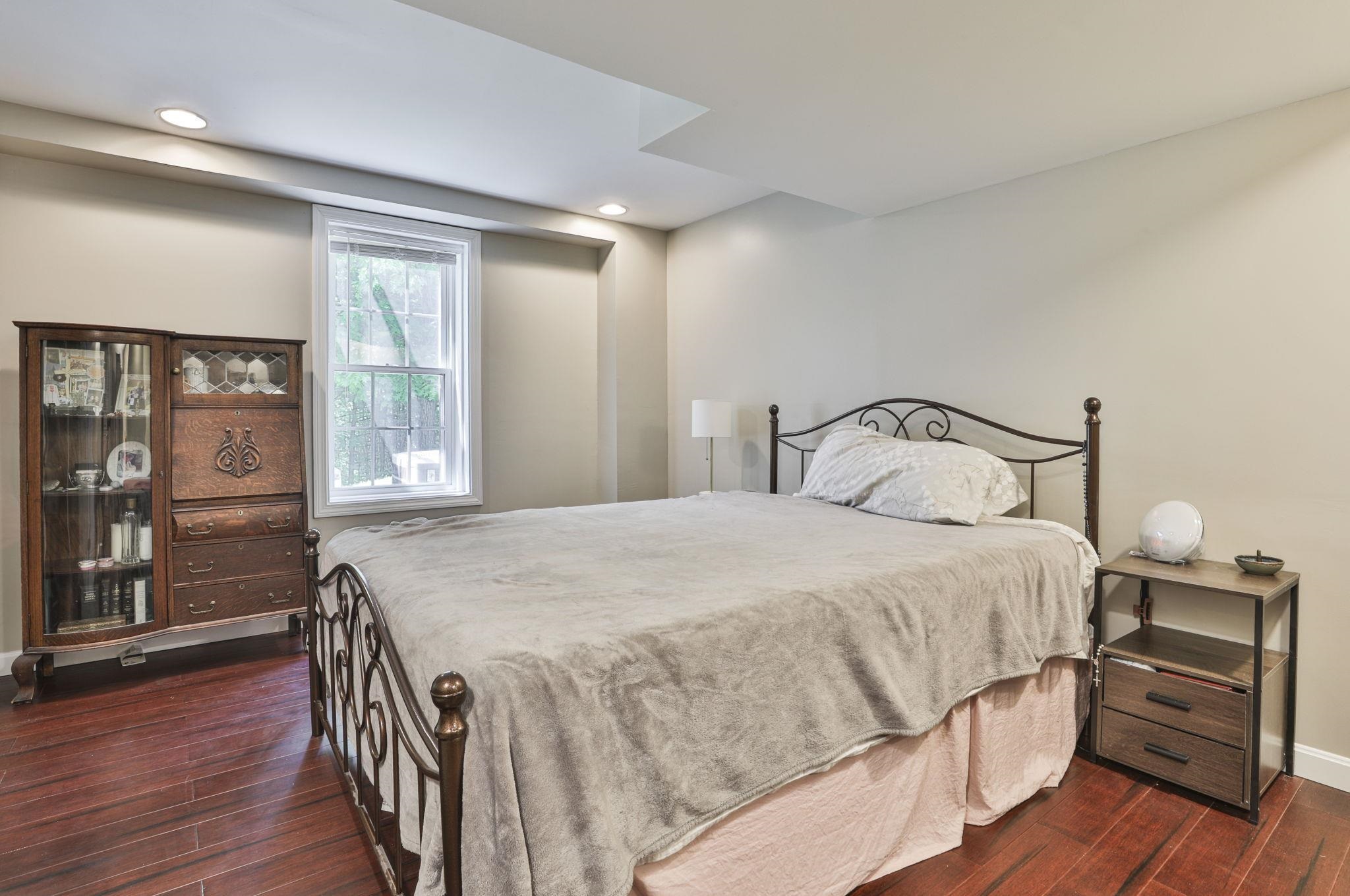 13 Hobart Hill Rd, Brookline, NH 03033