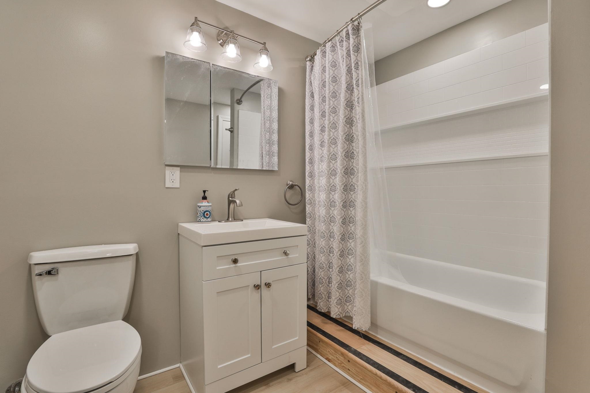 13 Hobart Hill Rd, Brookline, NH 03033