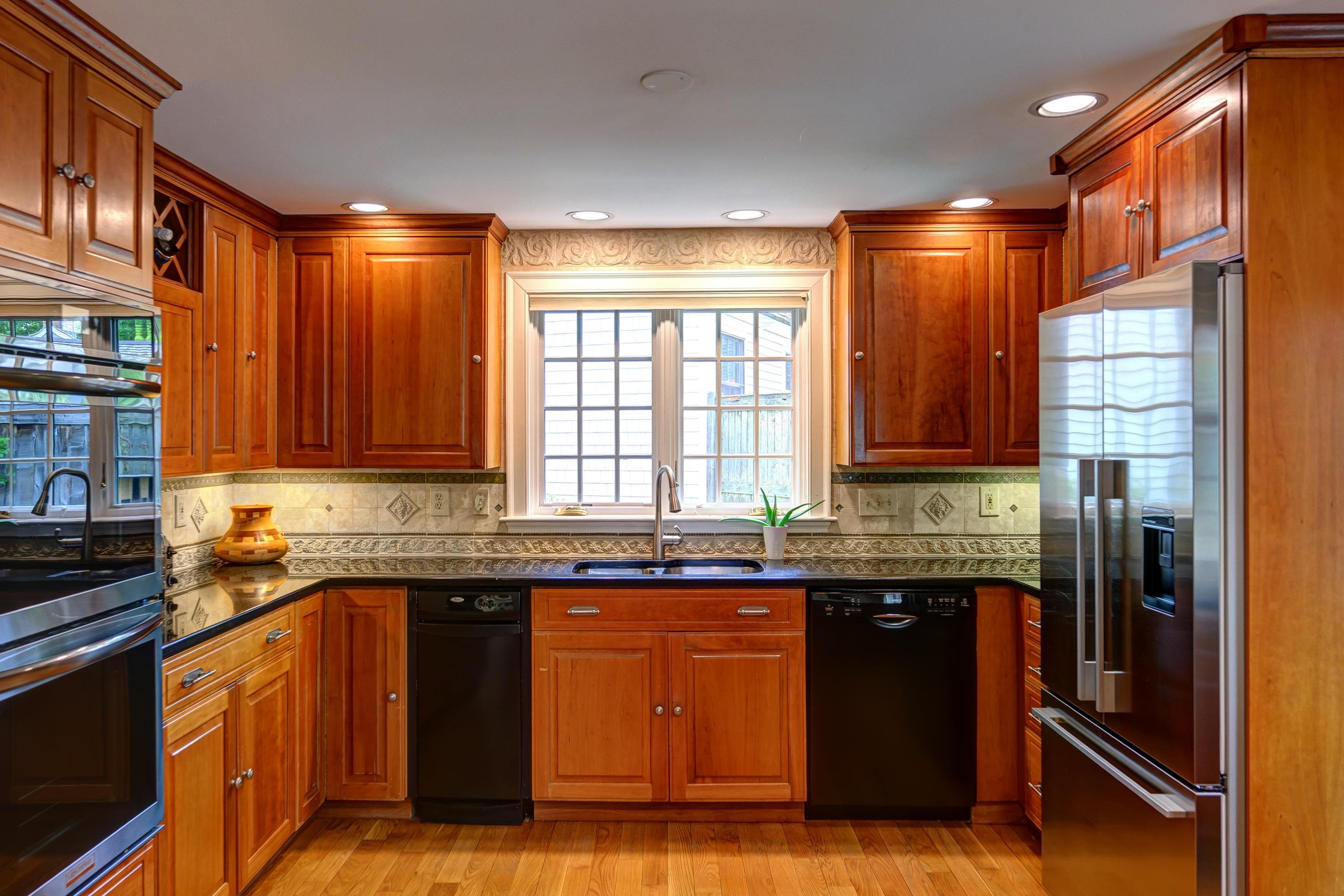 38 Ducks Head Rd, New Castle, NH 03854