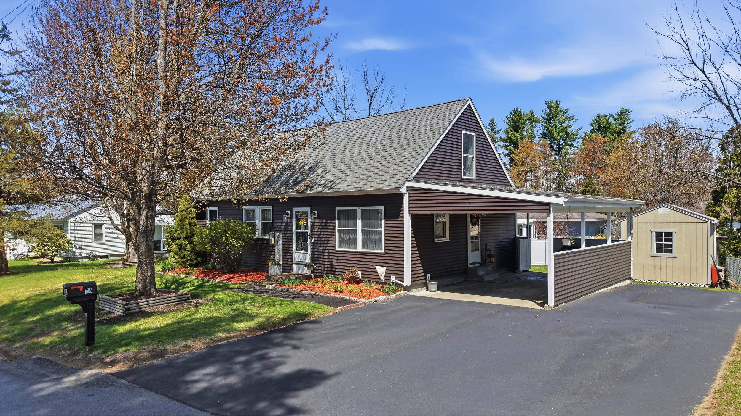76 Granite St, Hooksett, NH 03106
