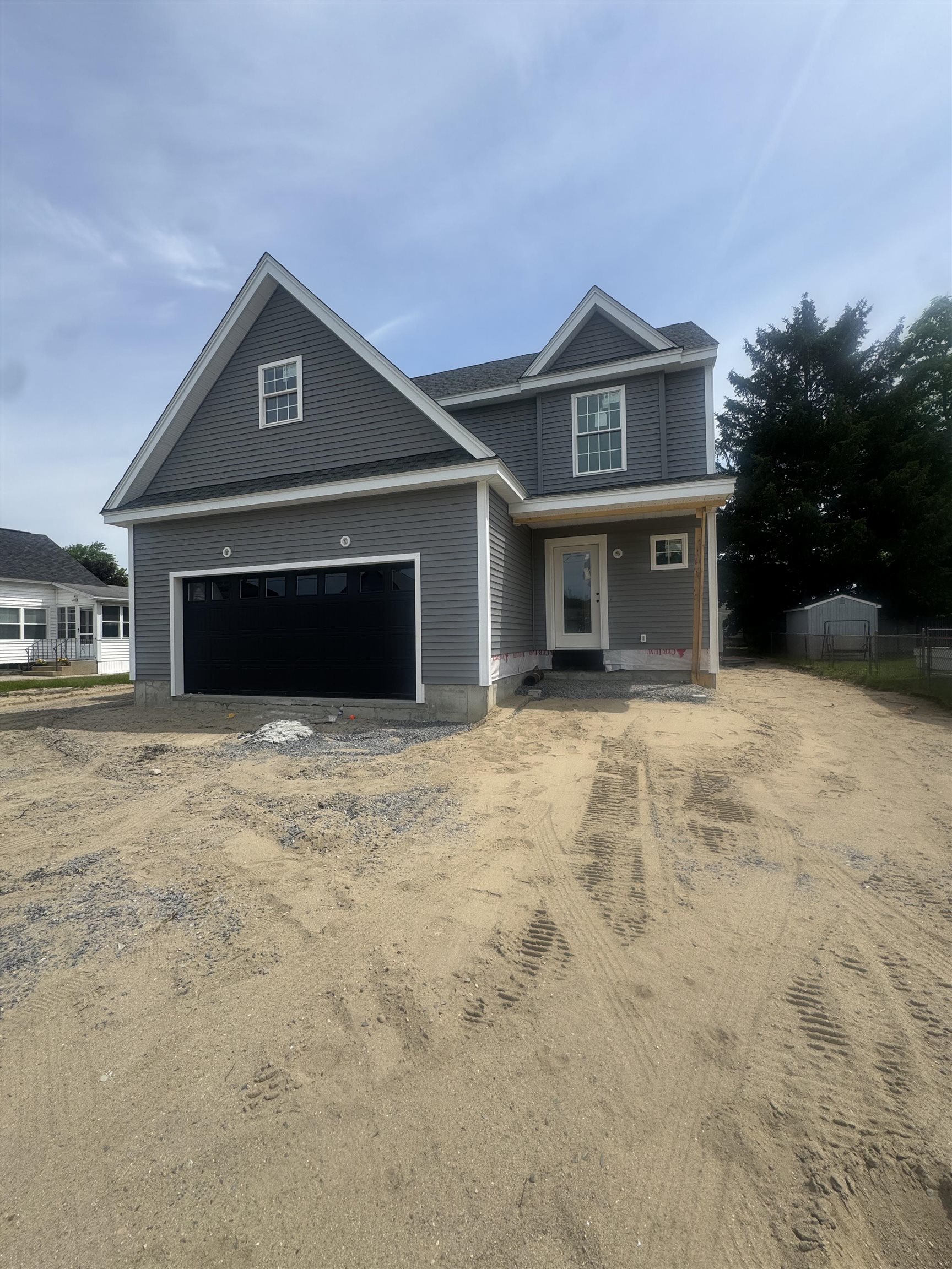 74 Linwoood St, Nashua, NH 03060