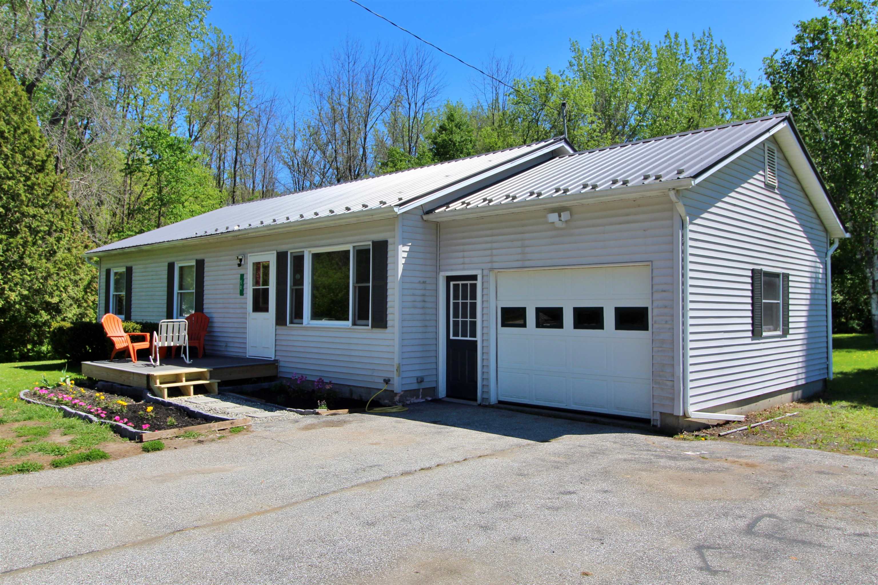 Homes for sale in Alburgh, VT | 50 Wood Ln, Alburgh, VT 05440 | MLS# 5090985