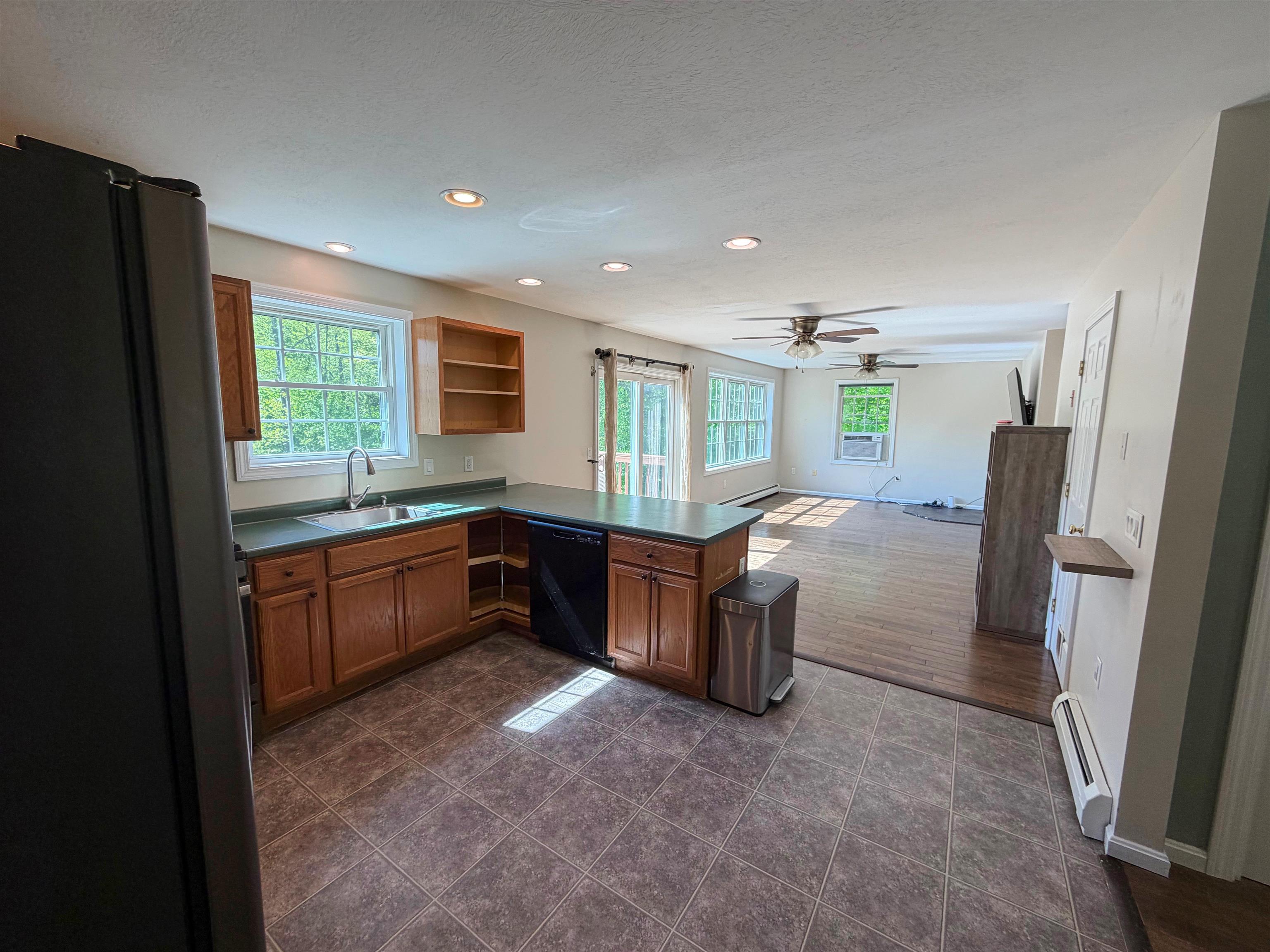 83 Tabor Cir, Albany, NH 03818-7332