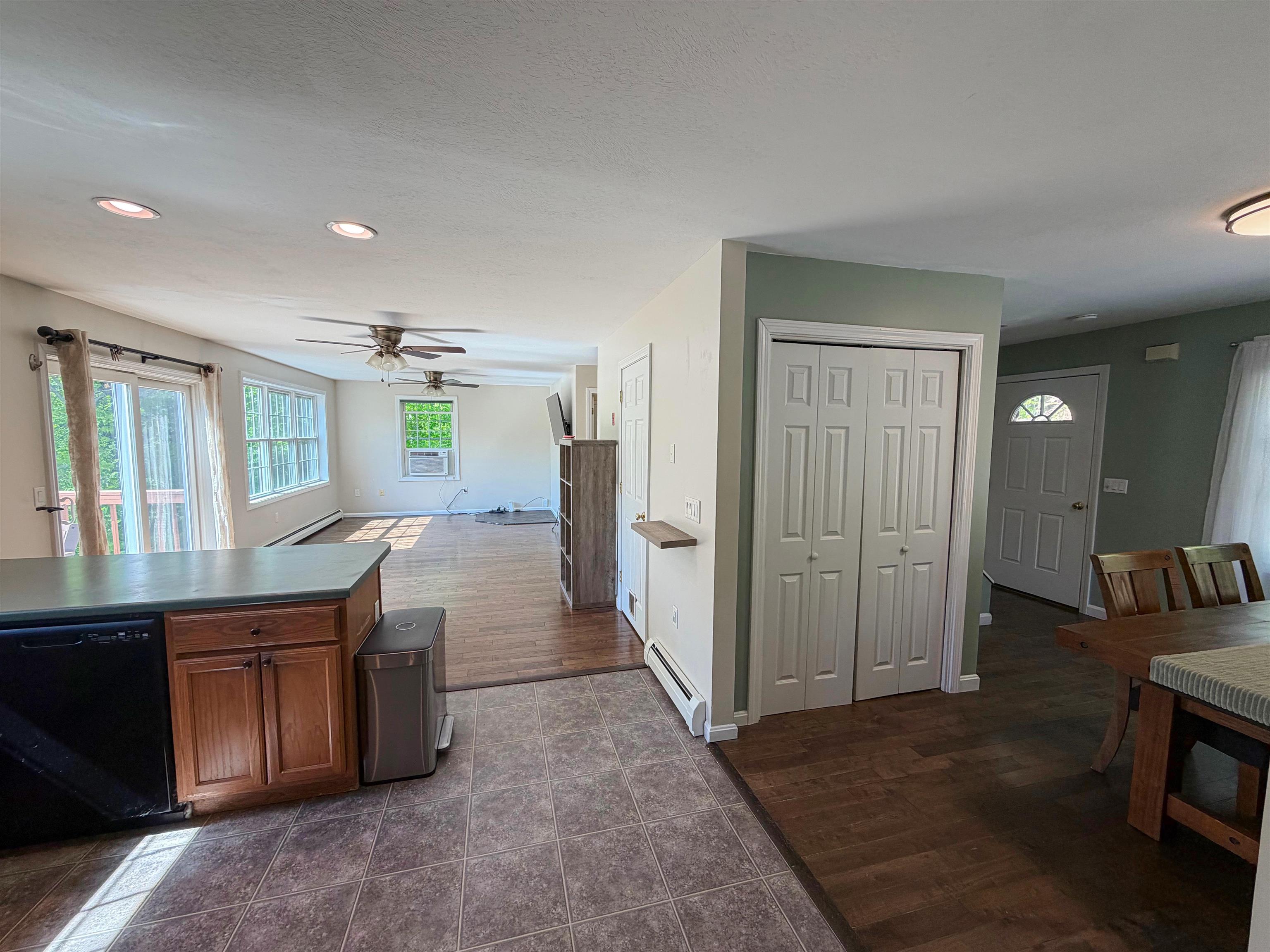 83 Tabor Cir, Albany, NH 03818-7332