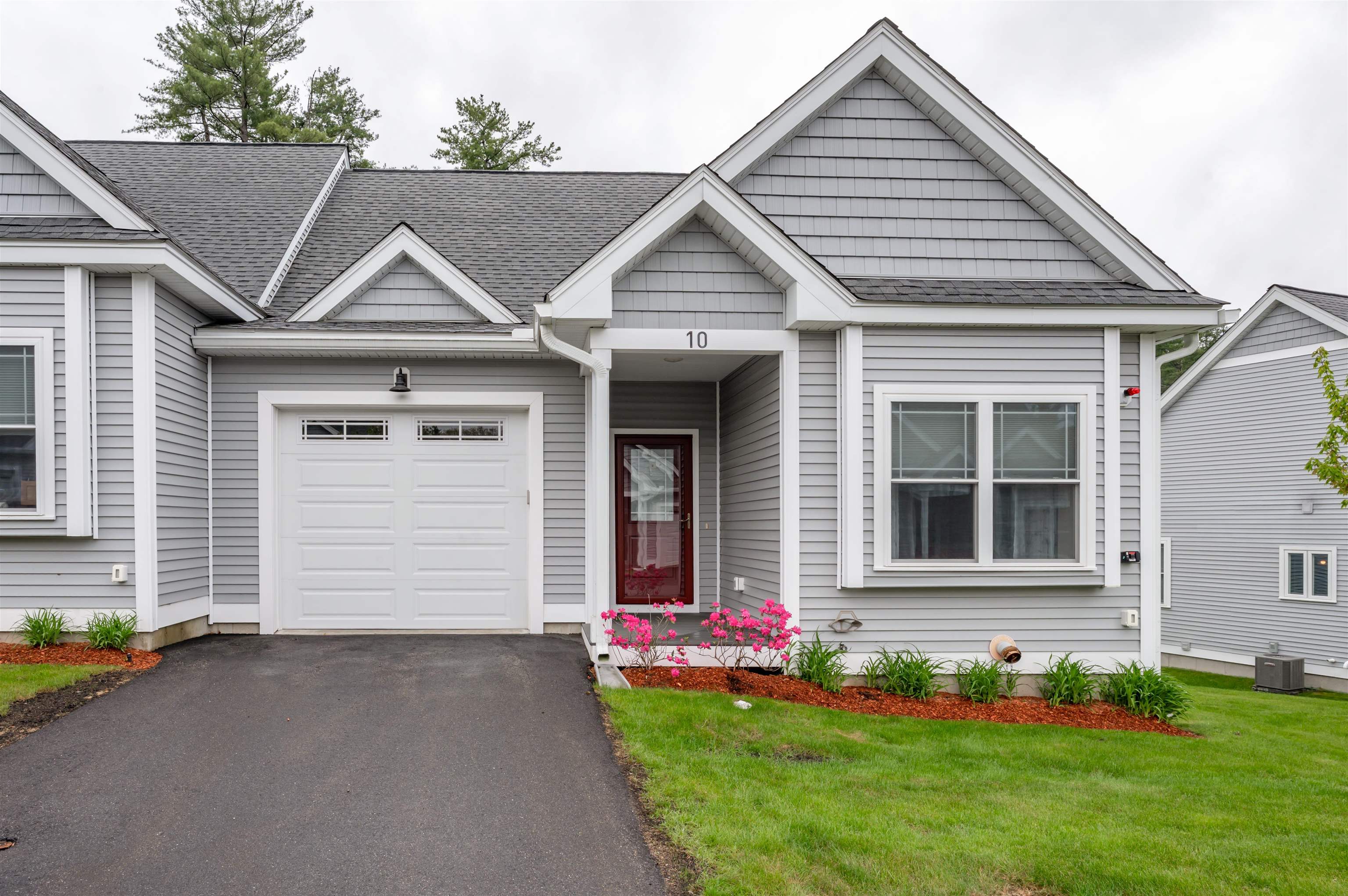 10 Abenaki Cir, Merrimack, NH 03054