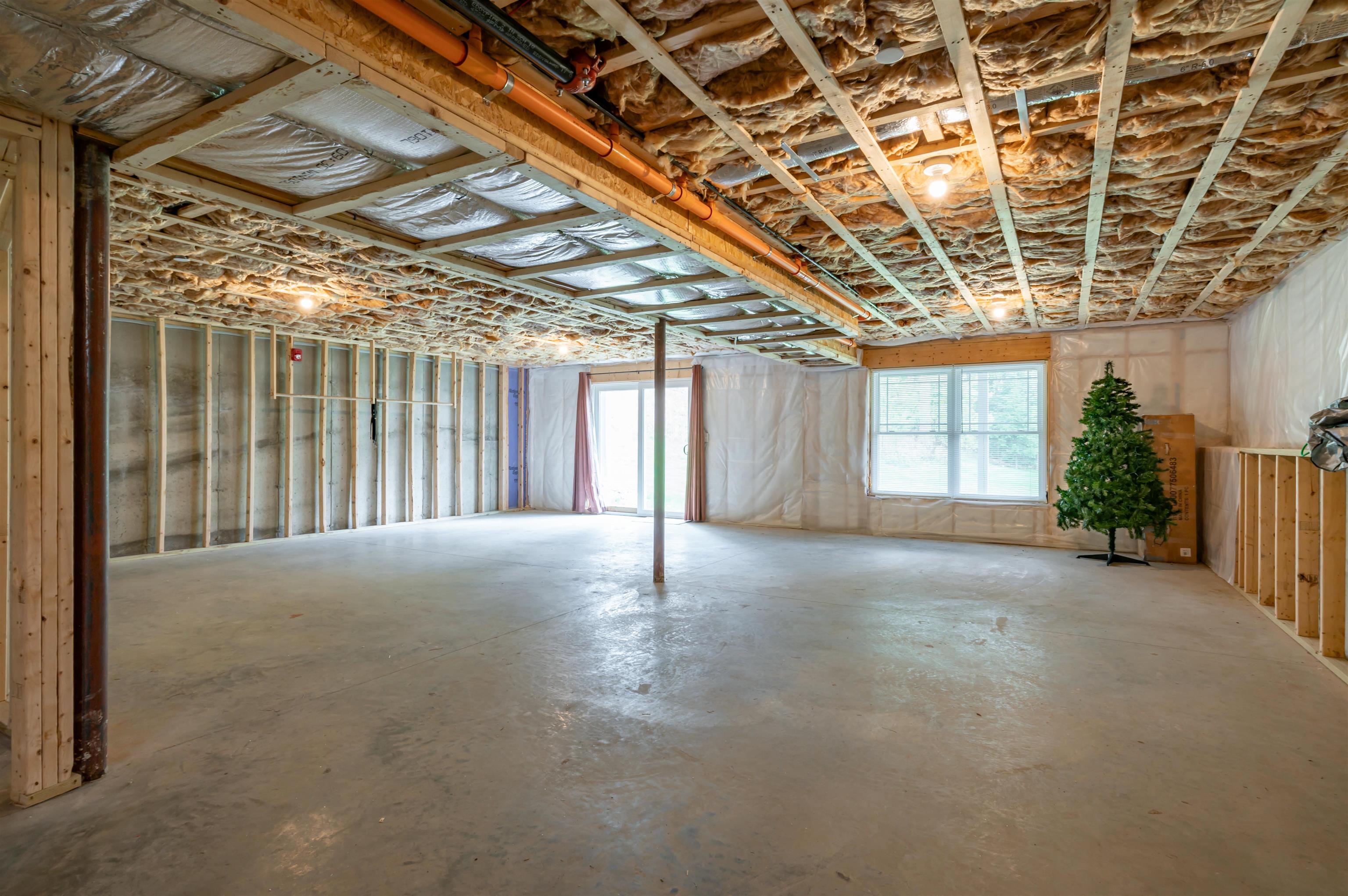 10 Abenaki Cir, Merrimack, NH 03054