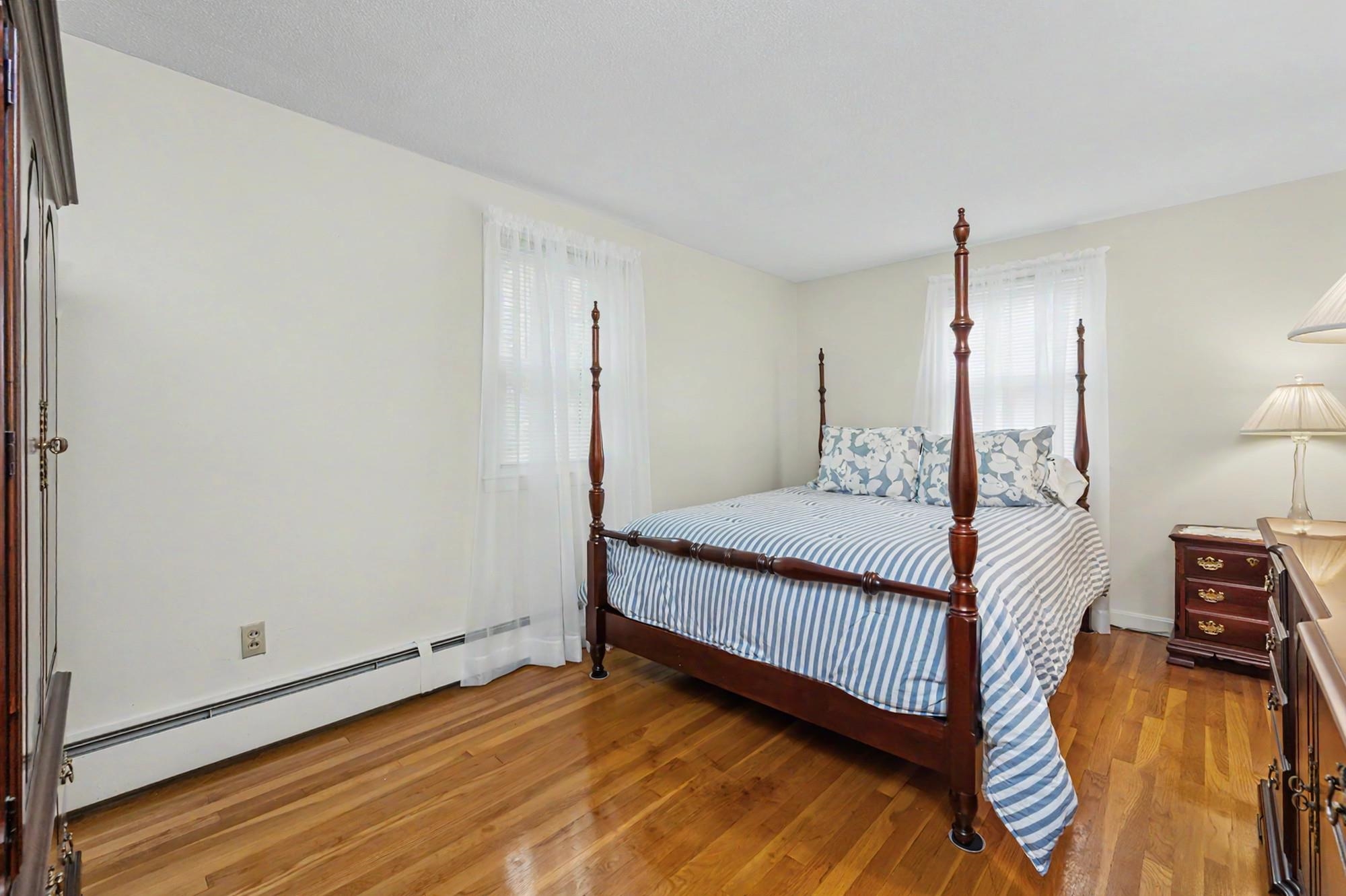 14 Upstone Dr, Nashua, NH 03063